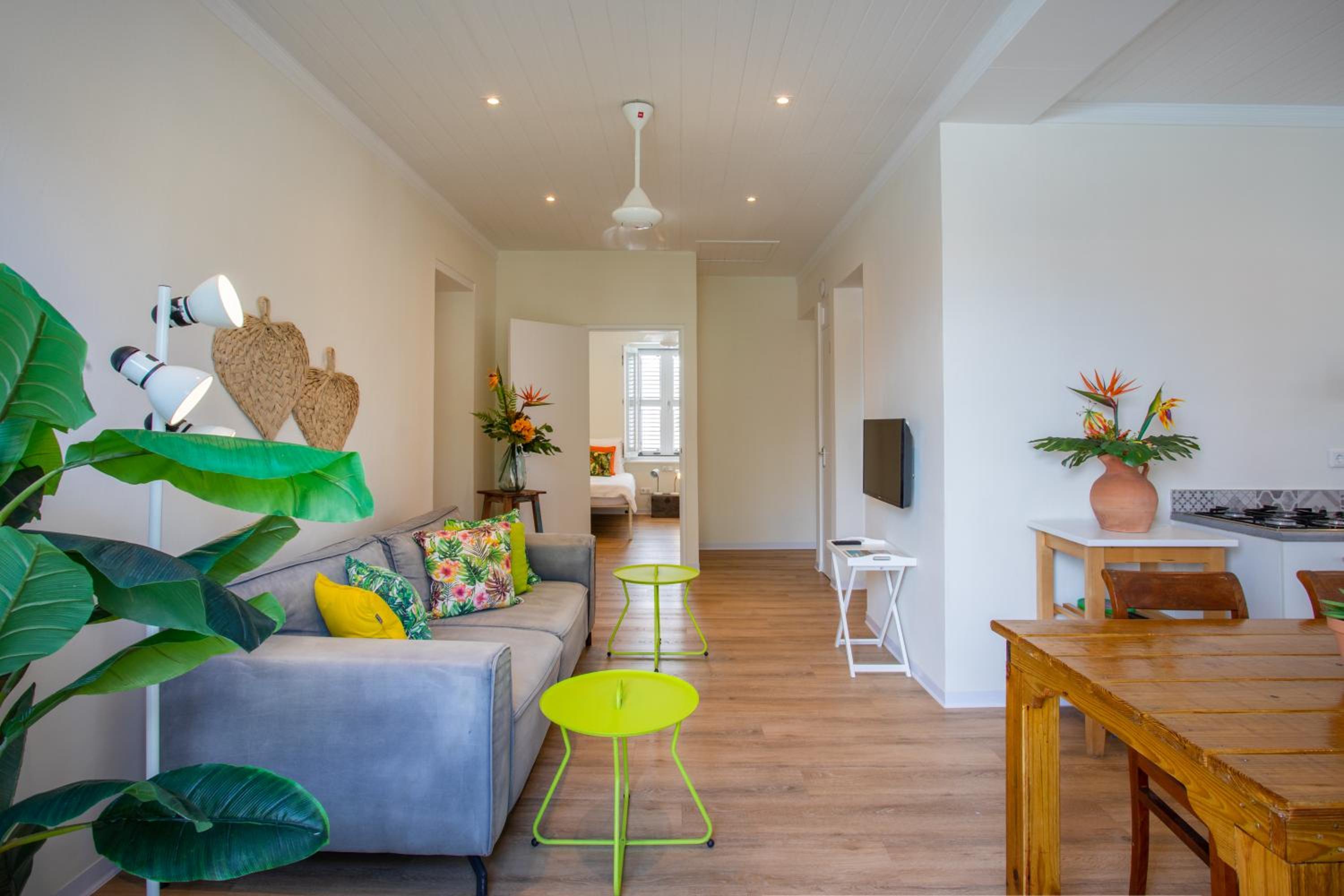 Premium 2-bedroom Apartment with Roof Terrace top floor