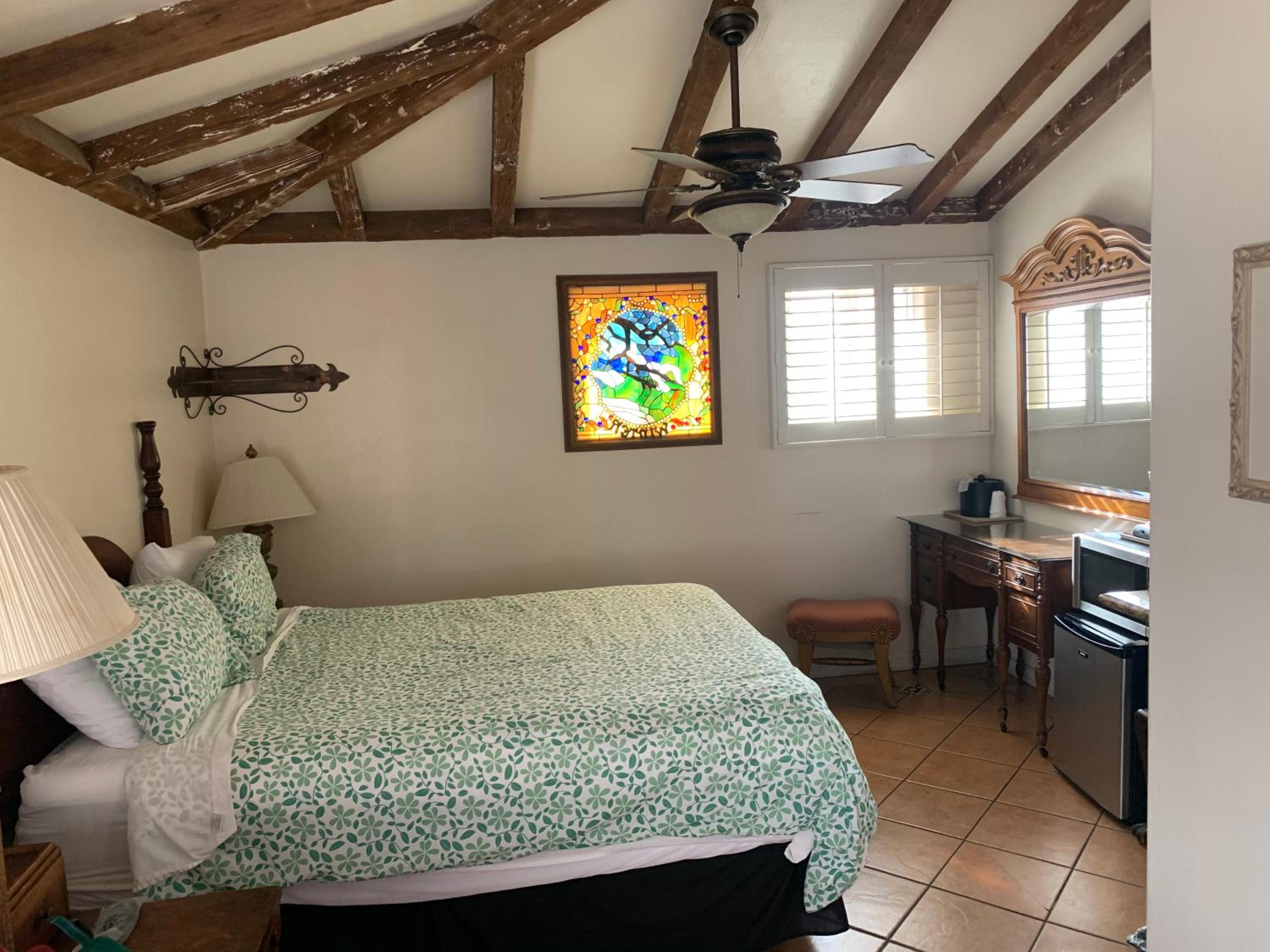 Standard Queen Room - Photo 1