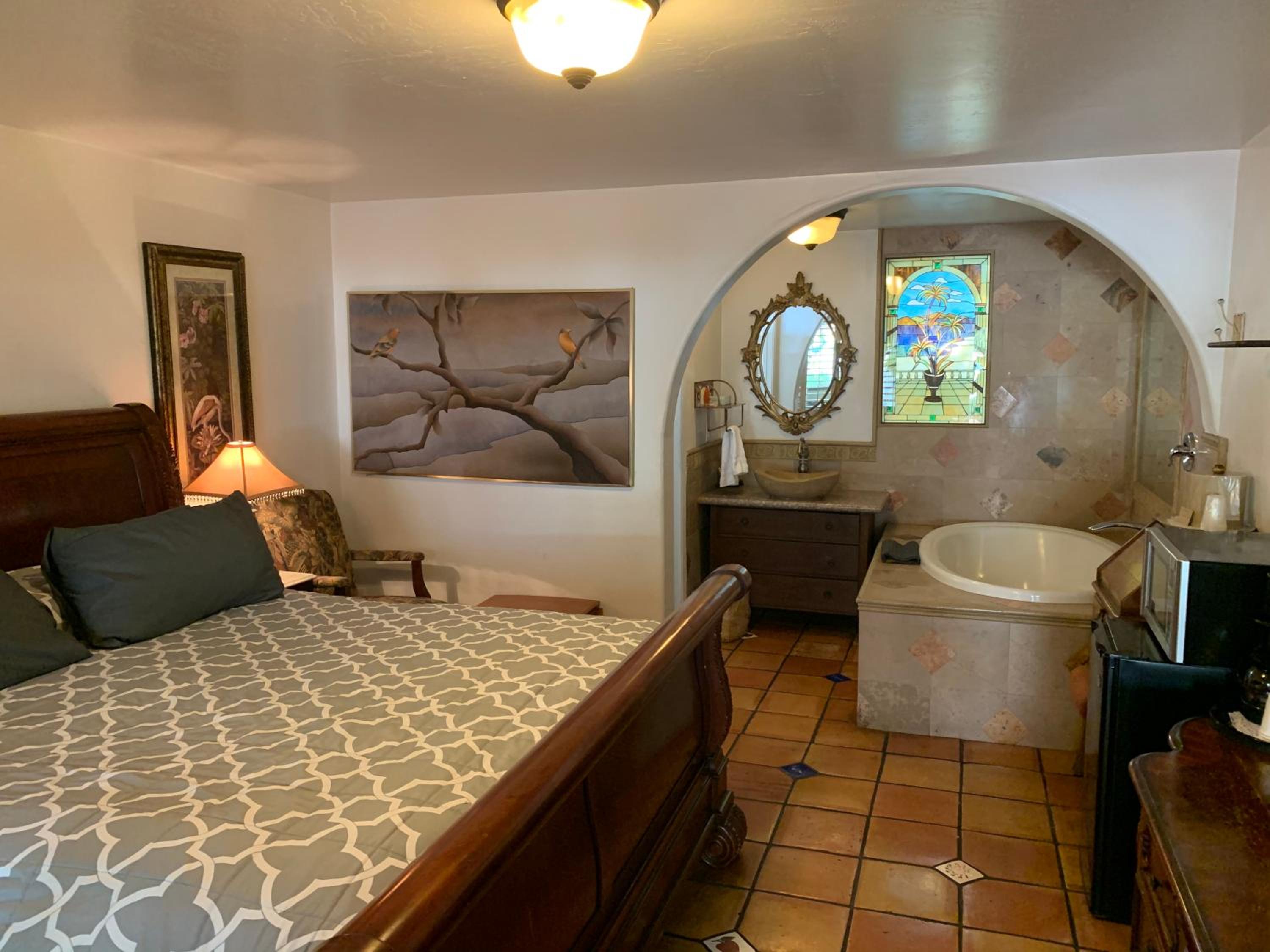 King Room with Spa Bath - Photo 2