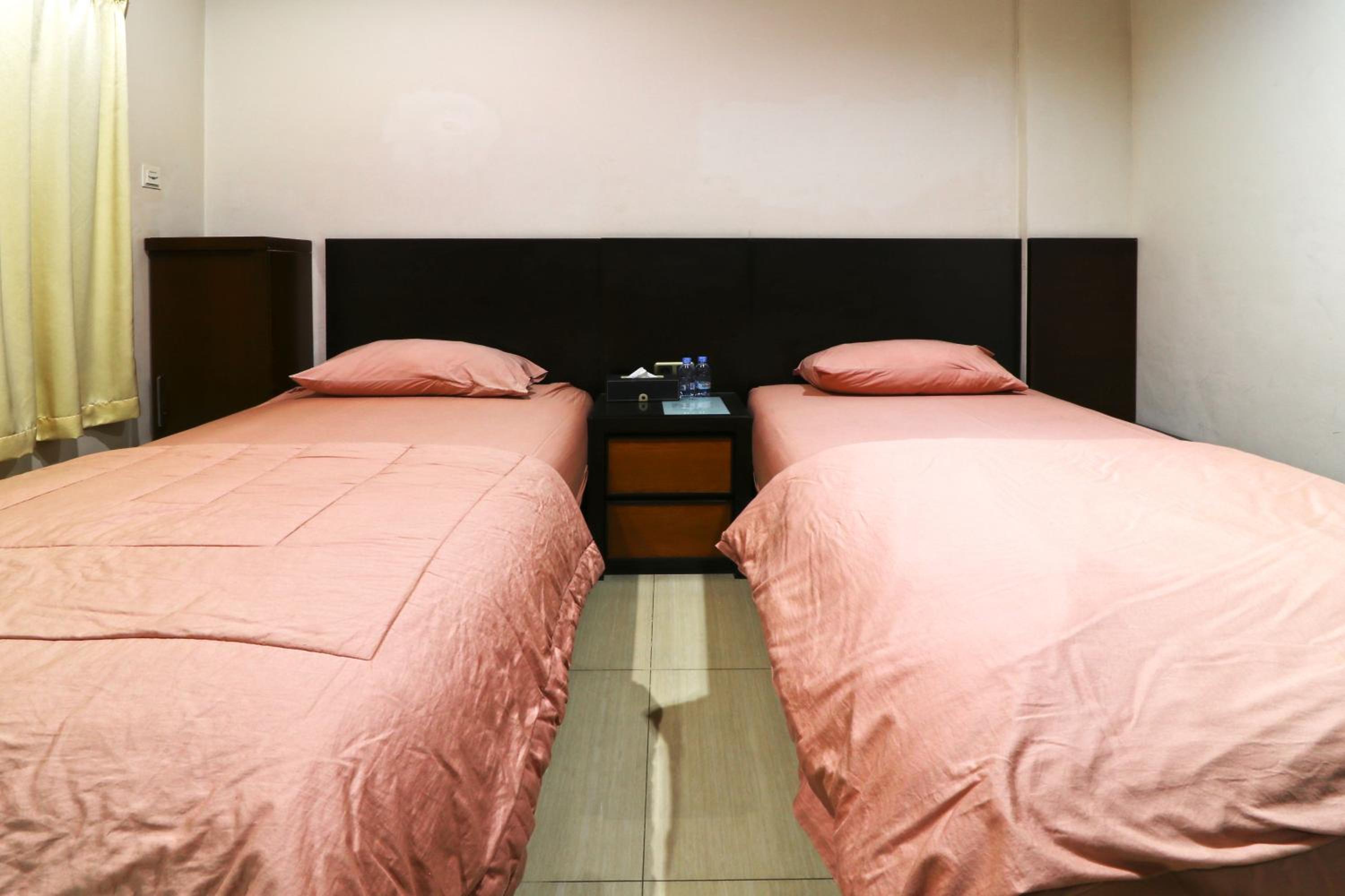 Deluxe Twin Room - Photo 10