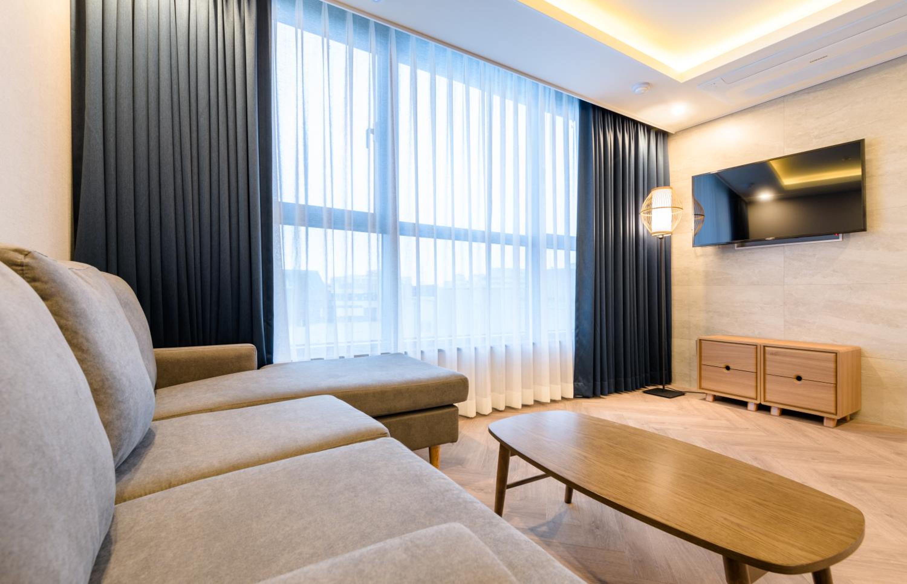 Suite with Sea View - Photo 9
