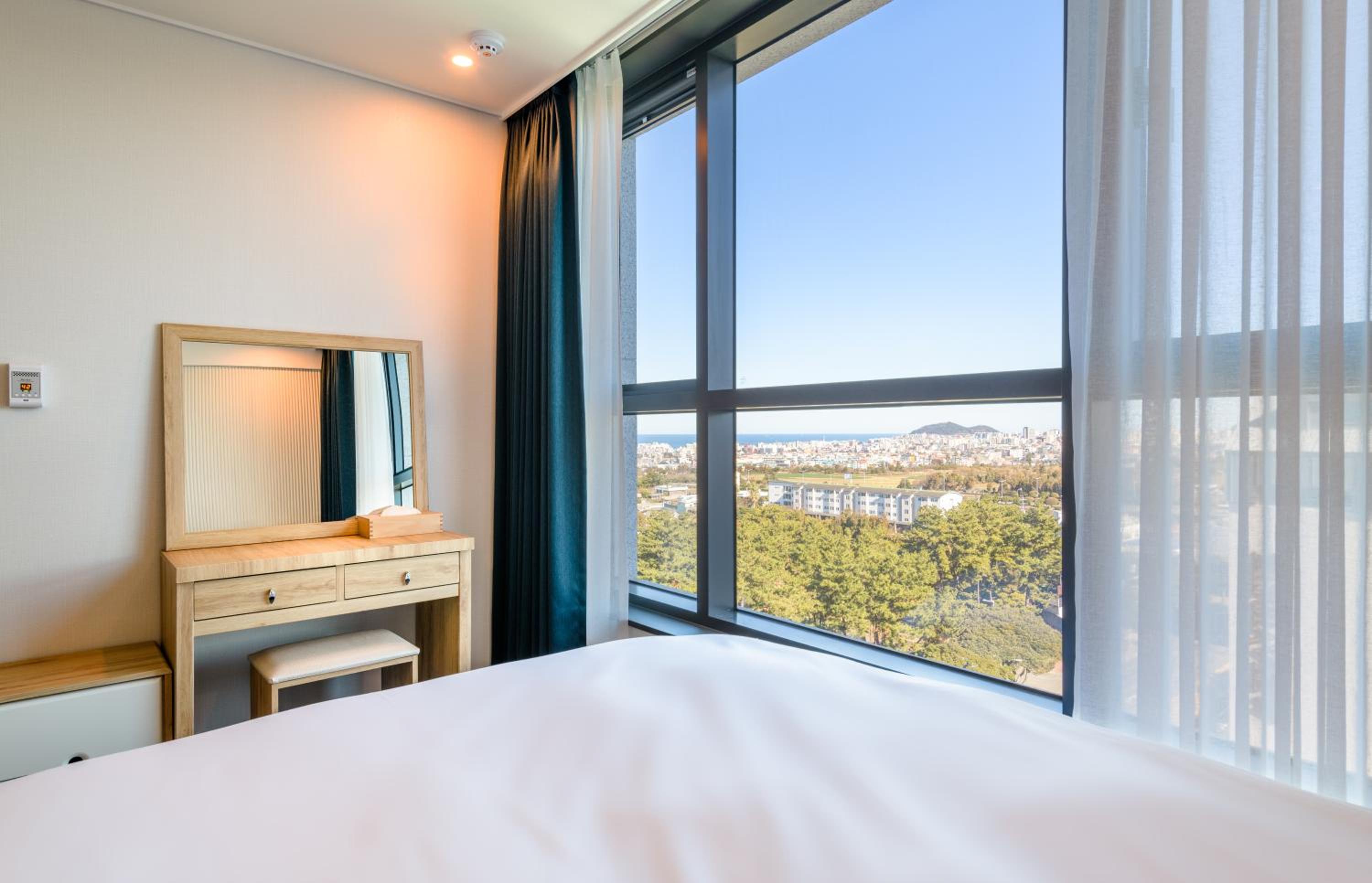Suite with Sea View - Photo 6