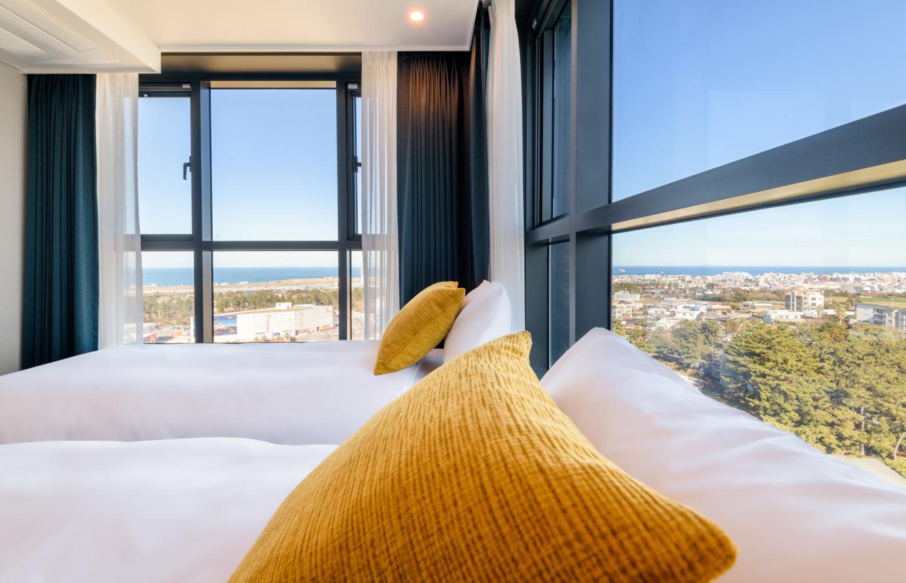 Suite with Sea View - Photo 5