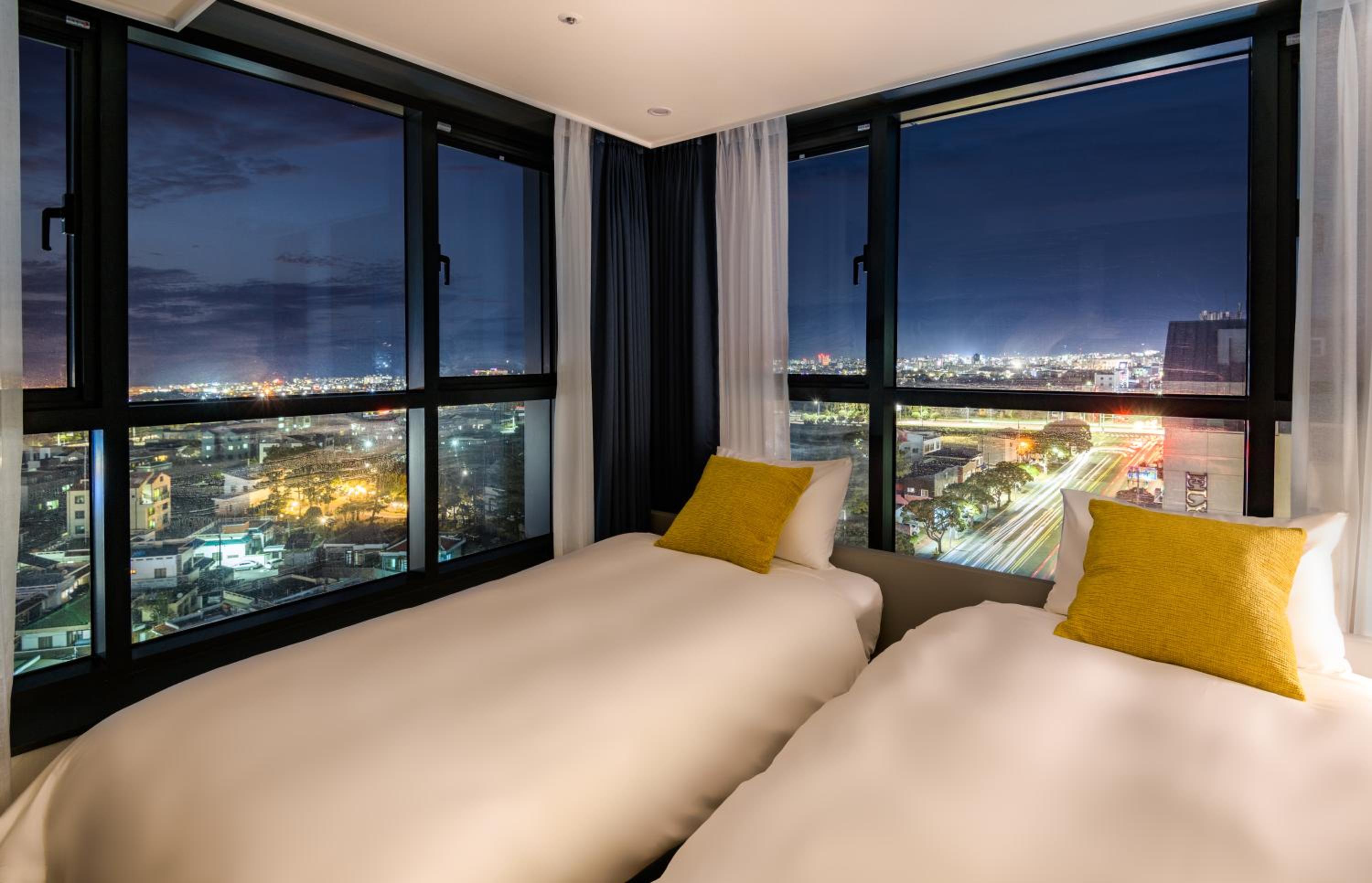 Suite with Sea View - Photo 2