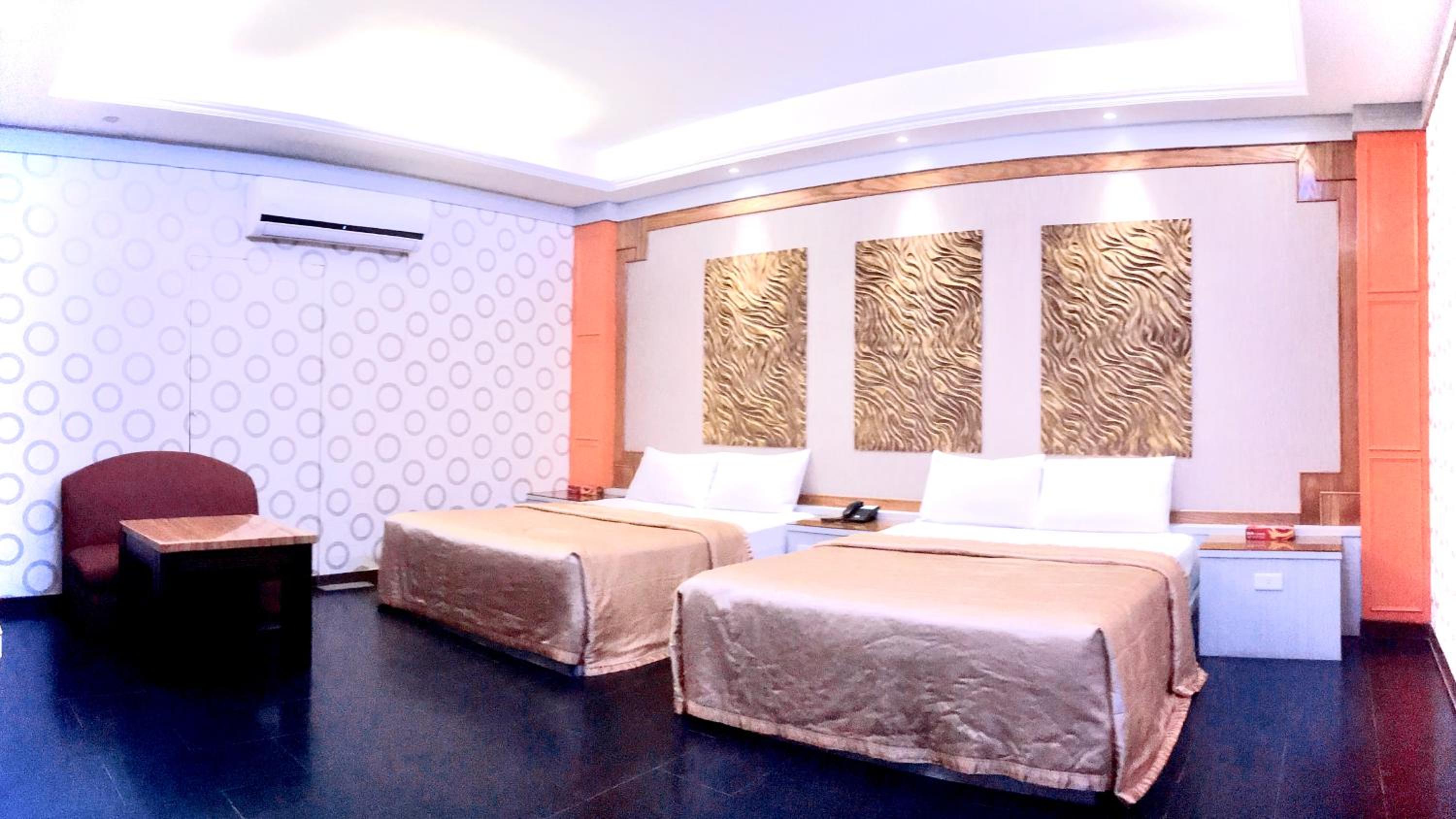 Quadruple Room with Bath photo 1