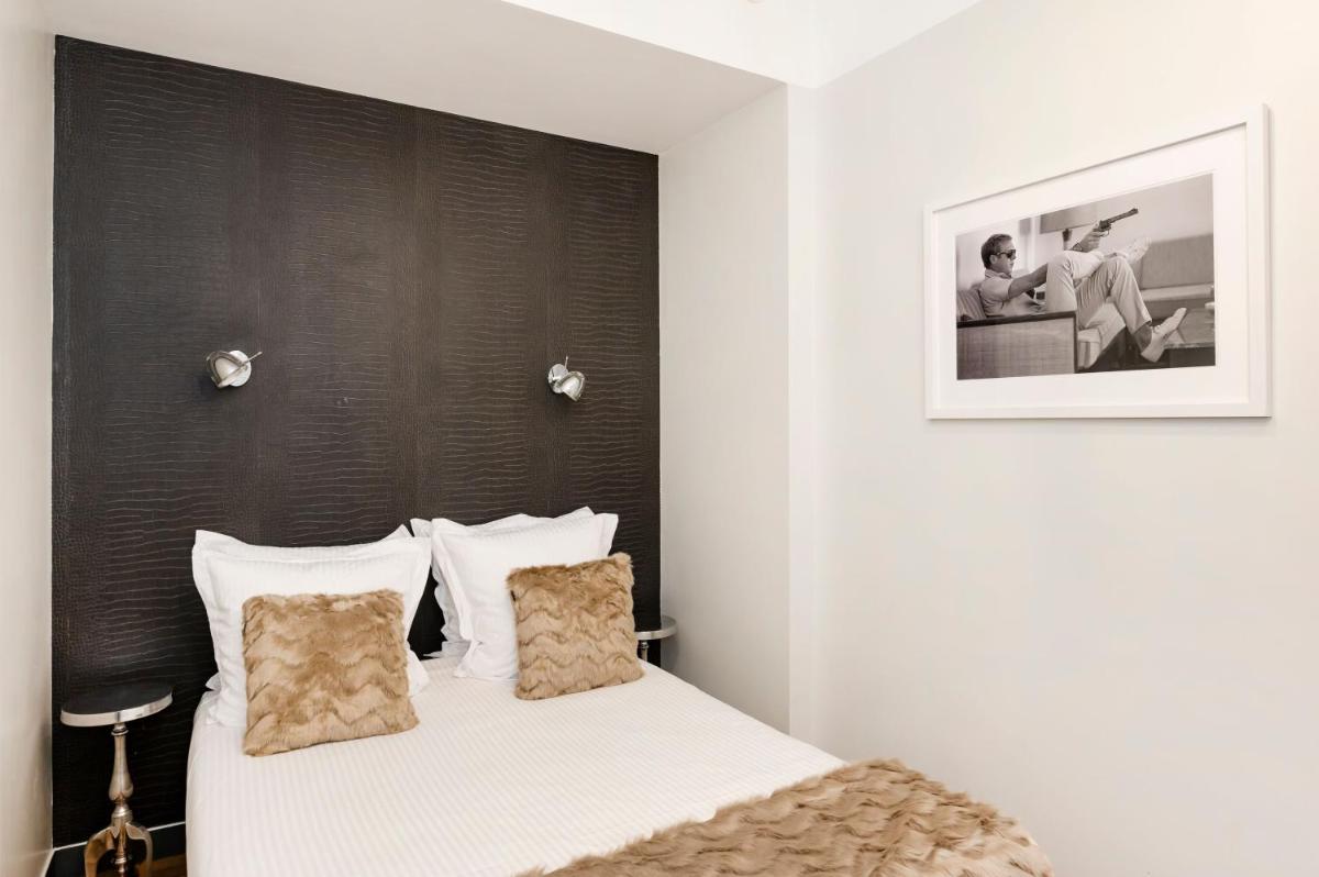 One-Bedroom Apartment BEAUBOURG photo 3