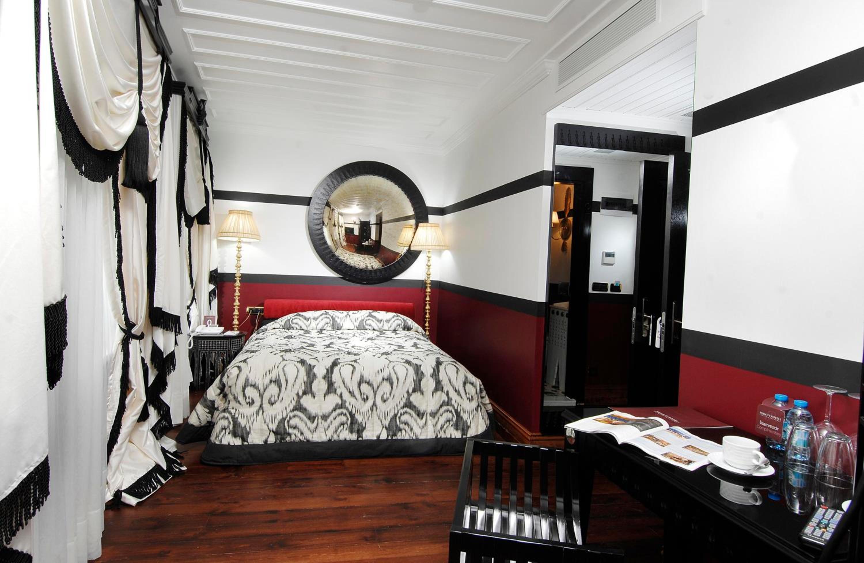 Deluxe Double Room photo 2