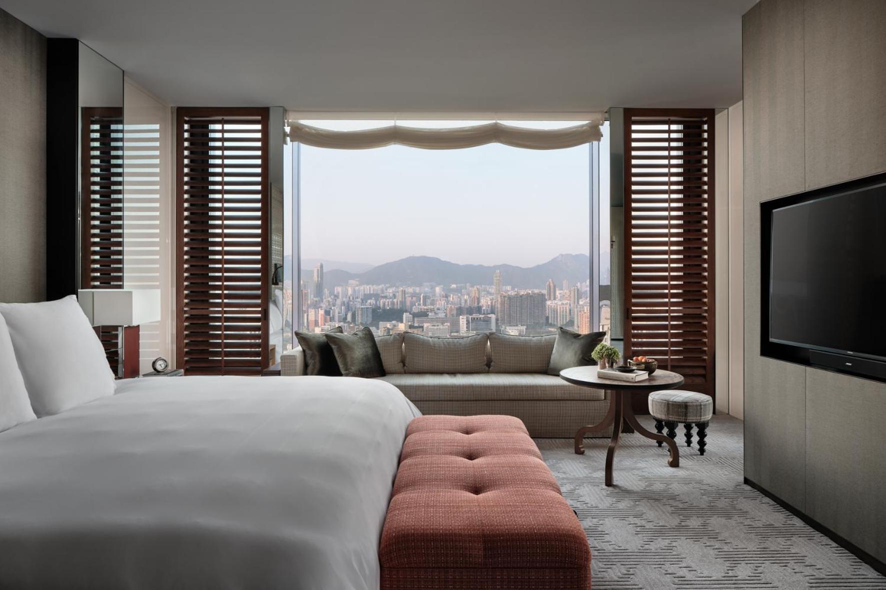 Twin Suite with Kowloon Peak View