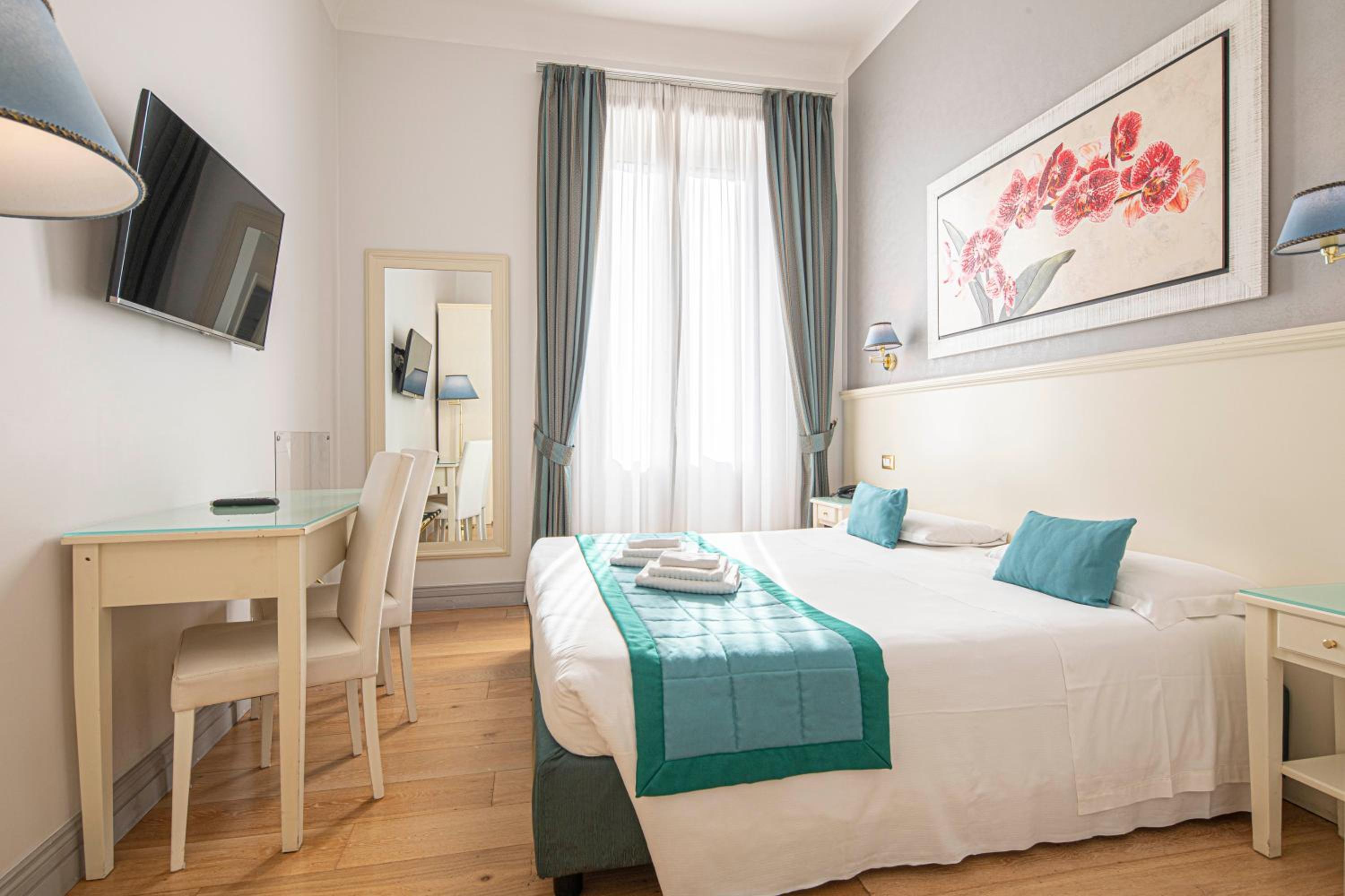 Double or Twin Room photo 2