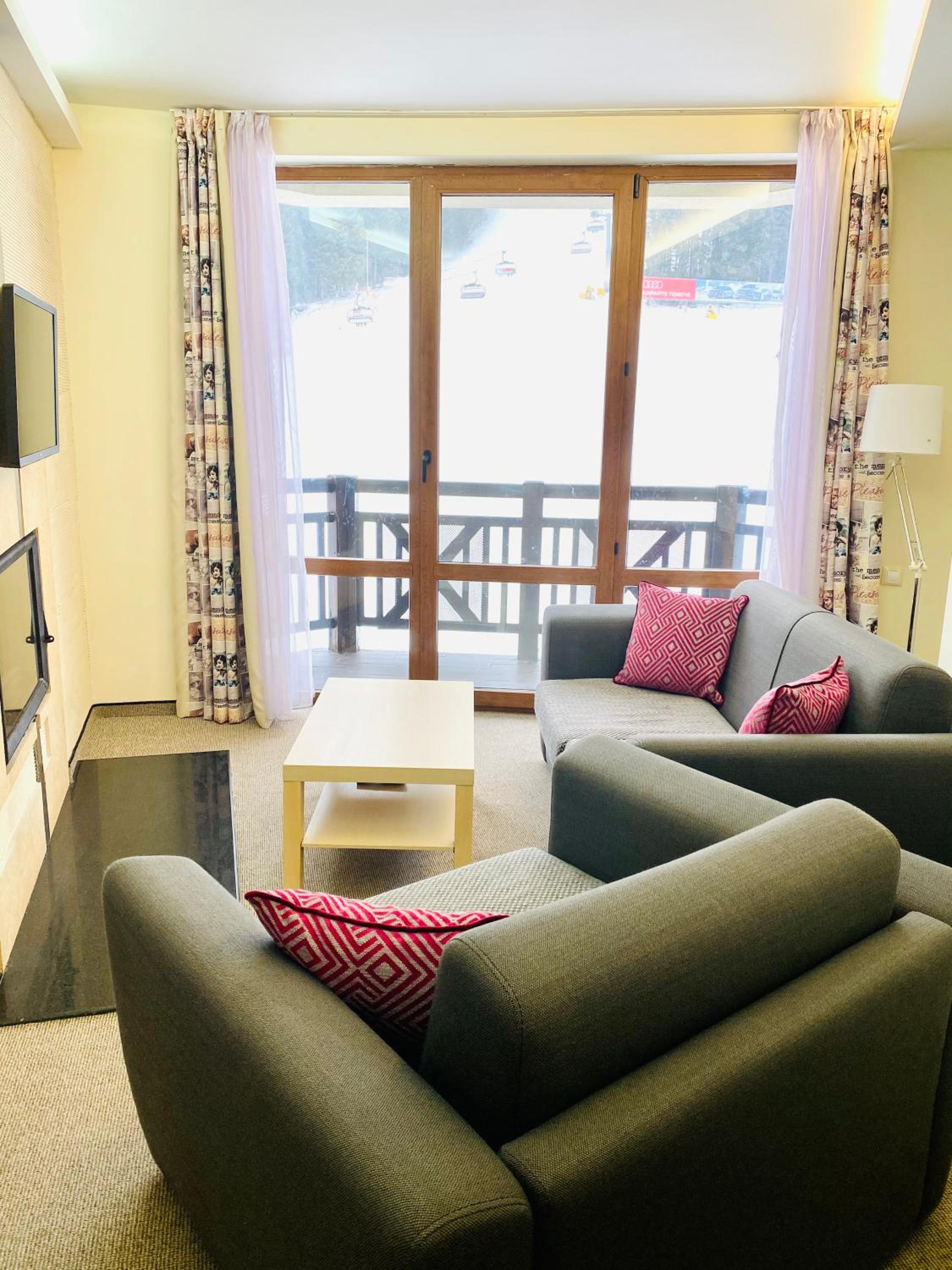 Superior Suite with Slopes View