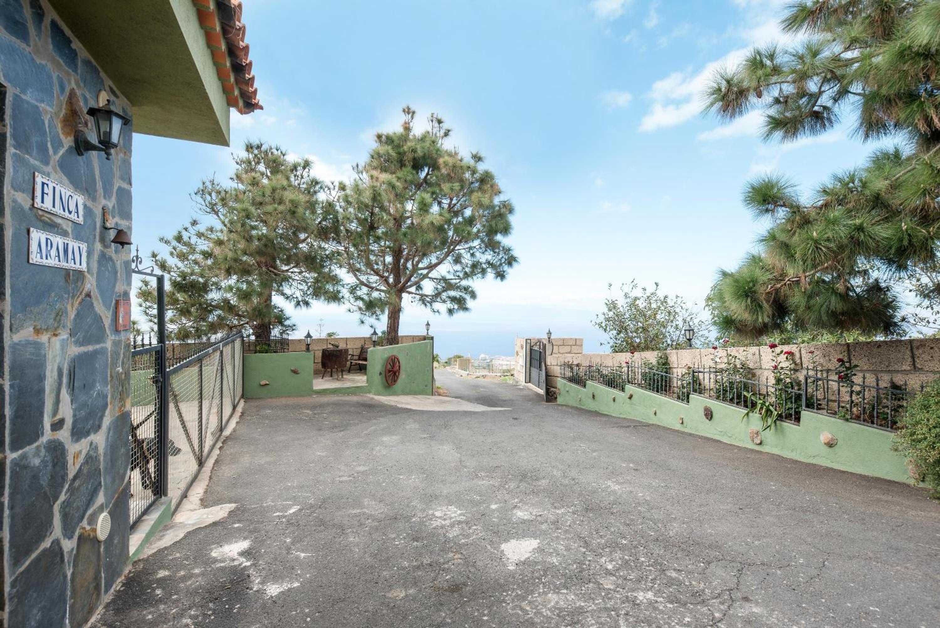 Villa with Sea View - Photo 2