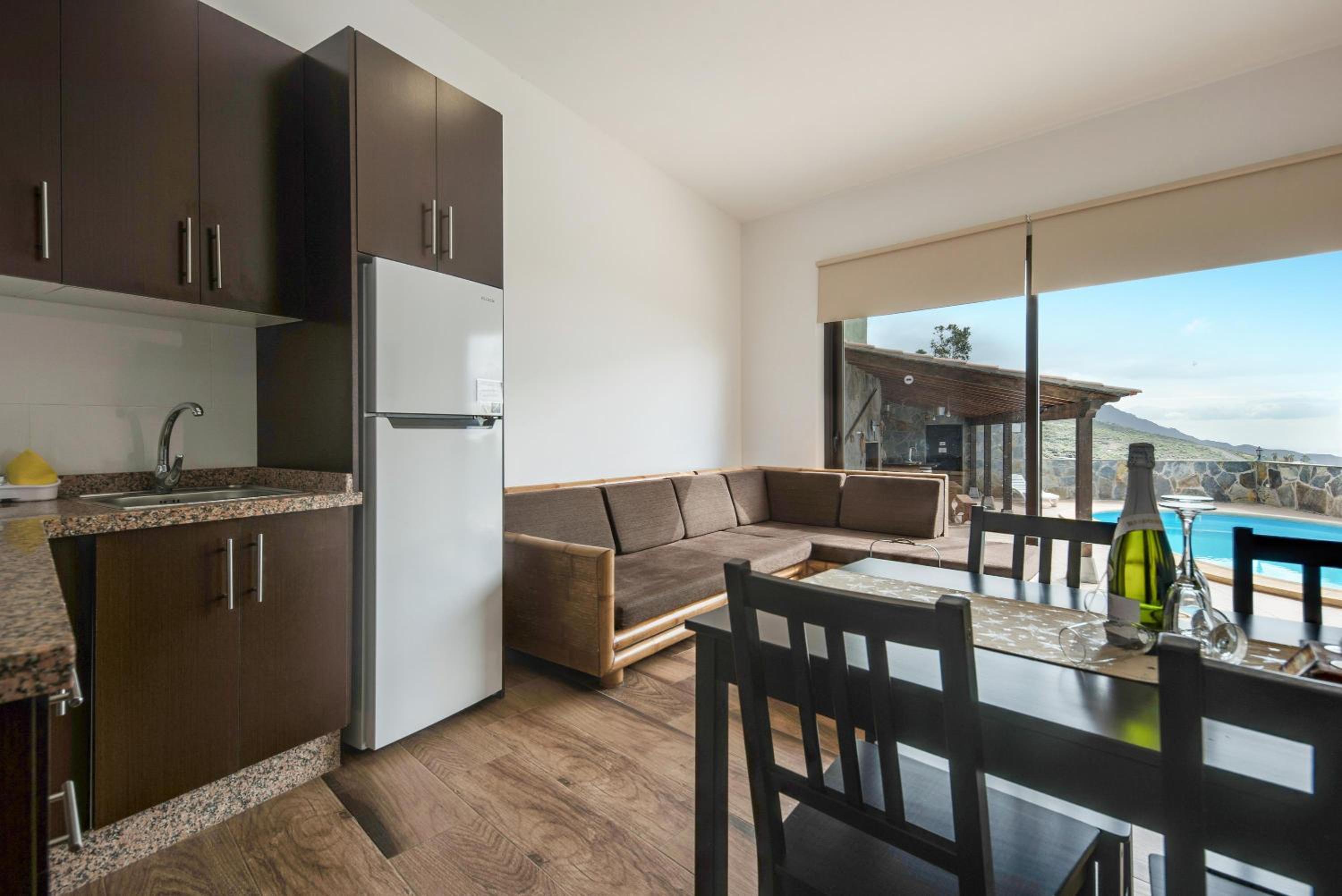 Villa with Sea View - Photo 18