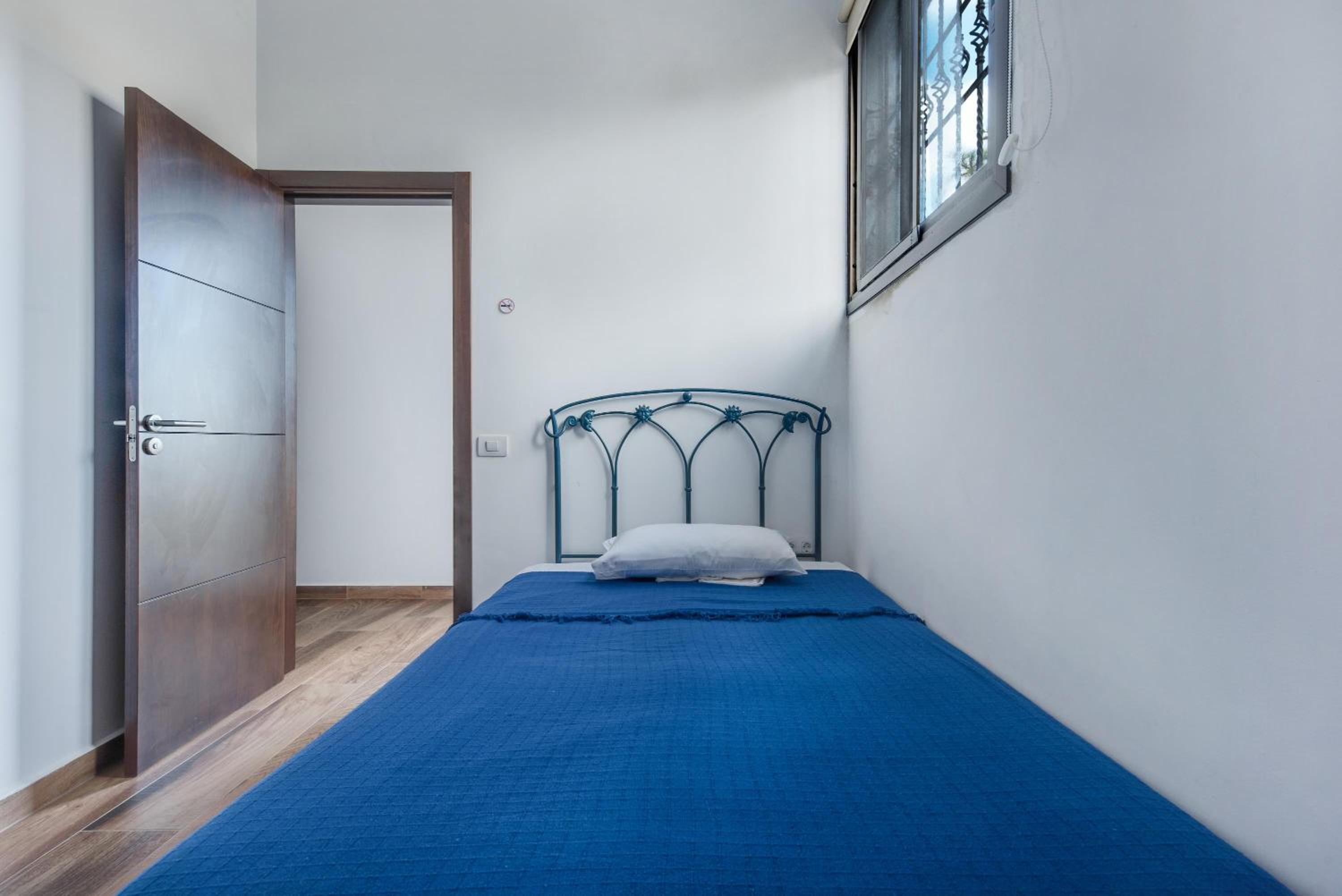 Villa with Sea View - Photo 10