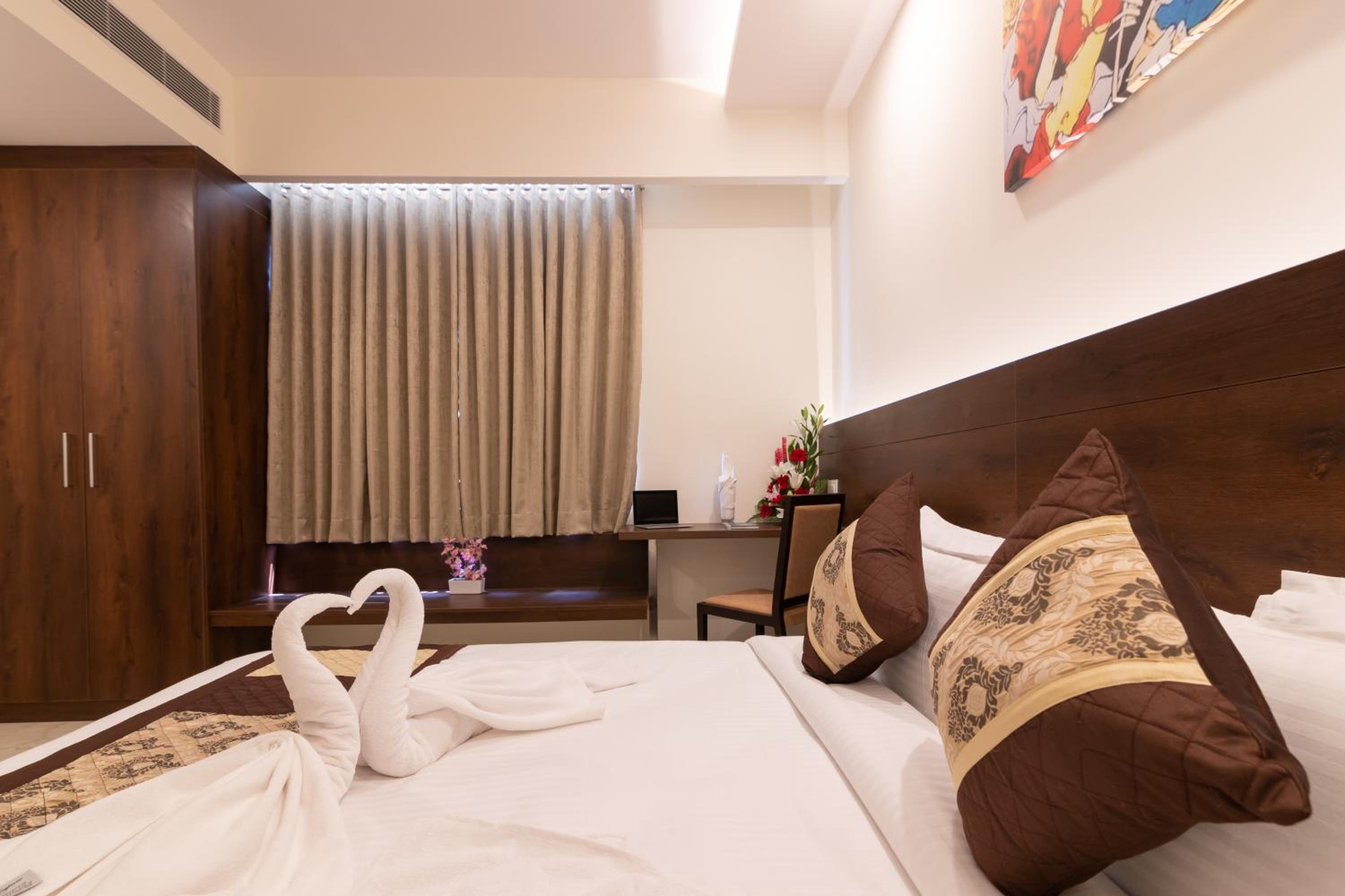 Deluxe Room - Photo 6