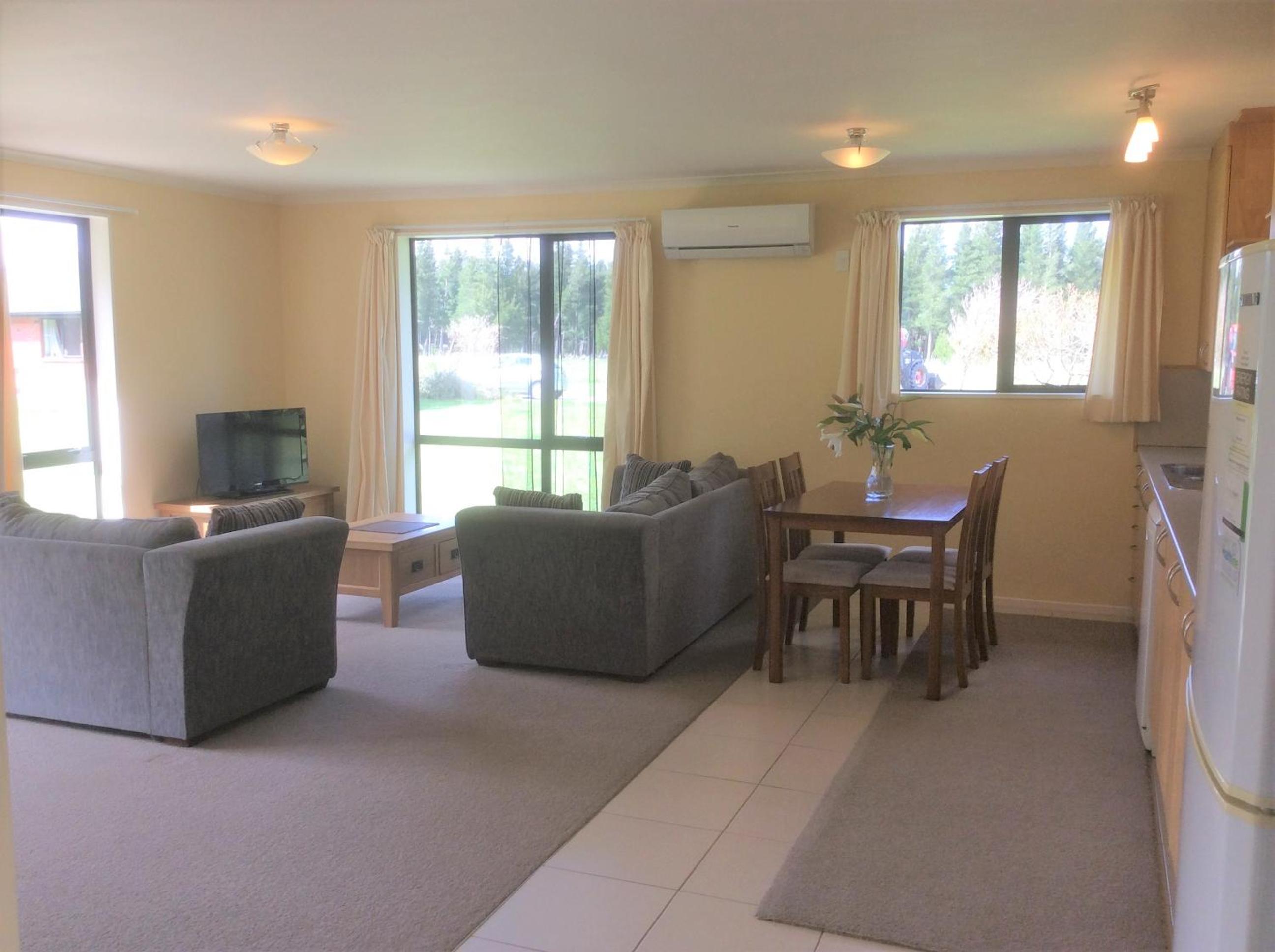 Two-Bedroom House - Photo 7