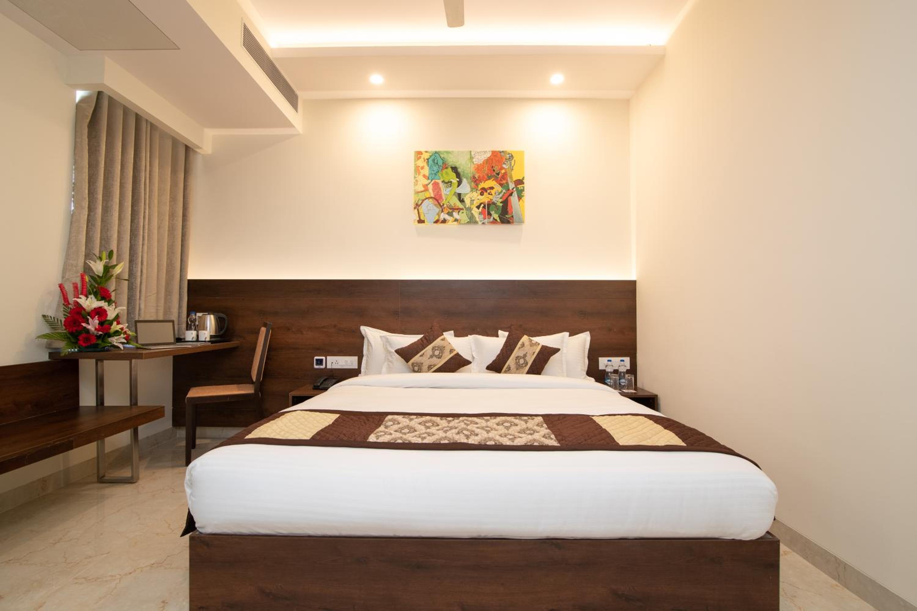 Deluxe Room - Photo 5