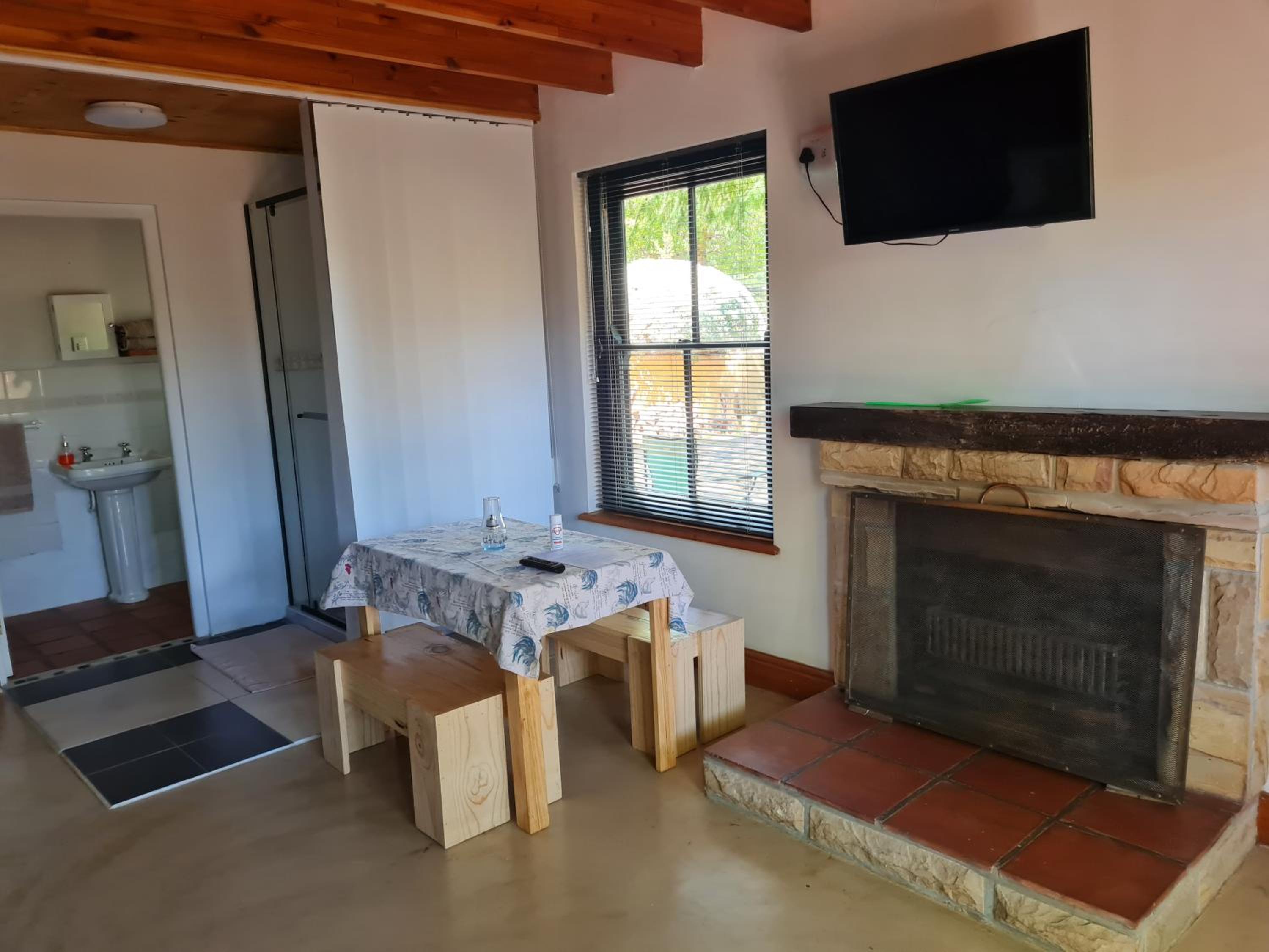 Family Room with Garden View - Photo 2