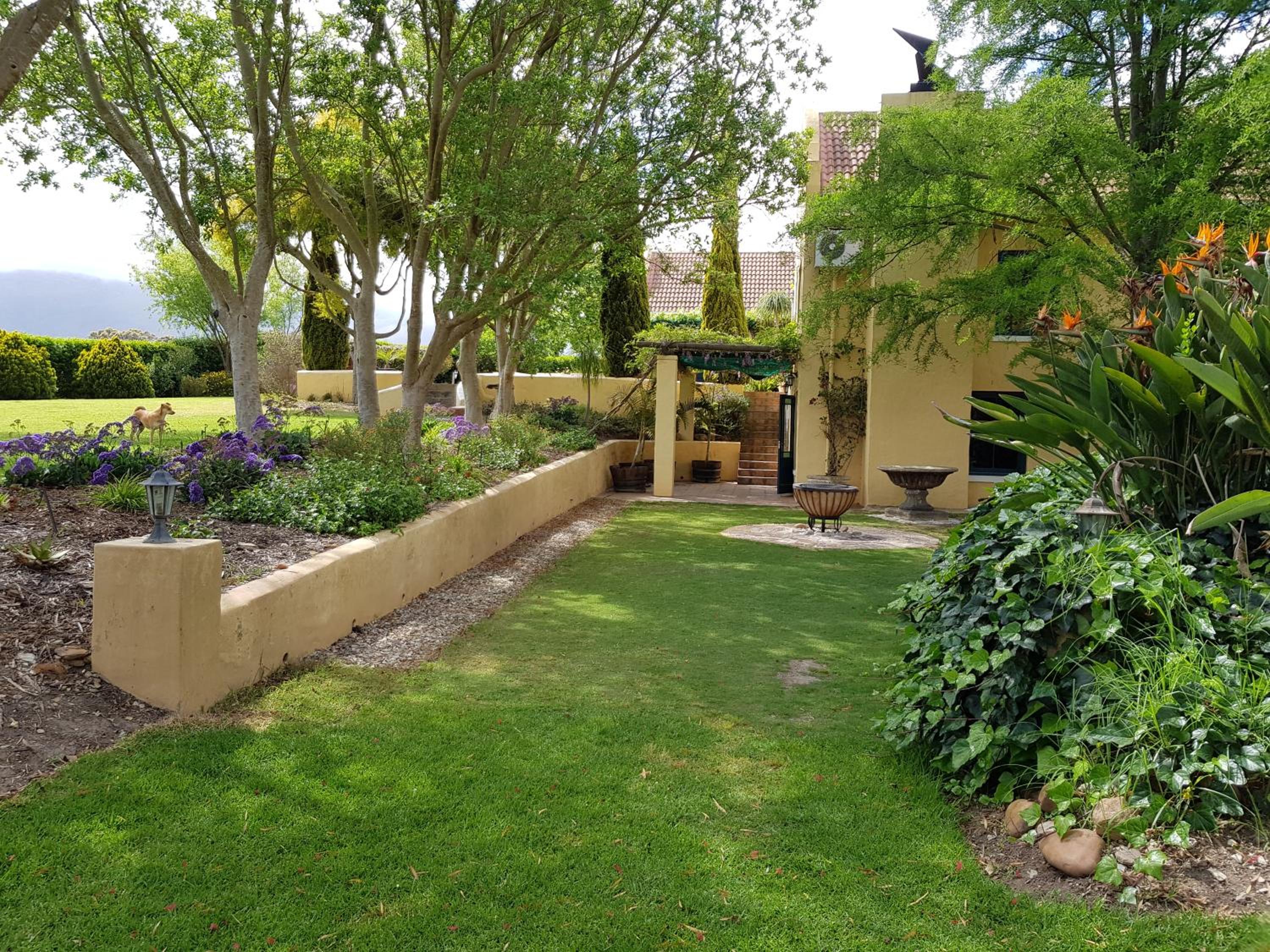 Family Room with Garden View - Photo 6