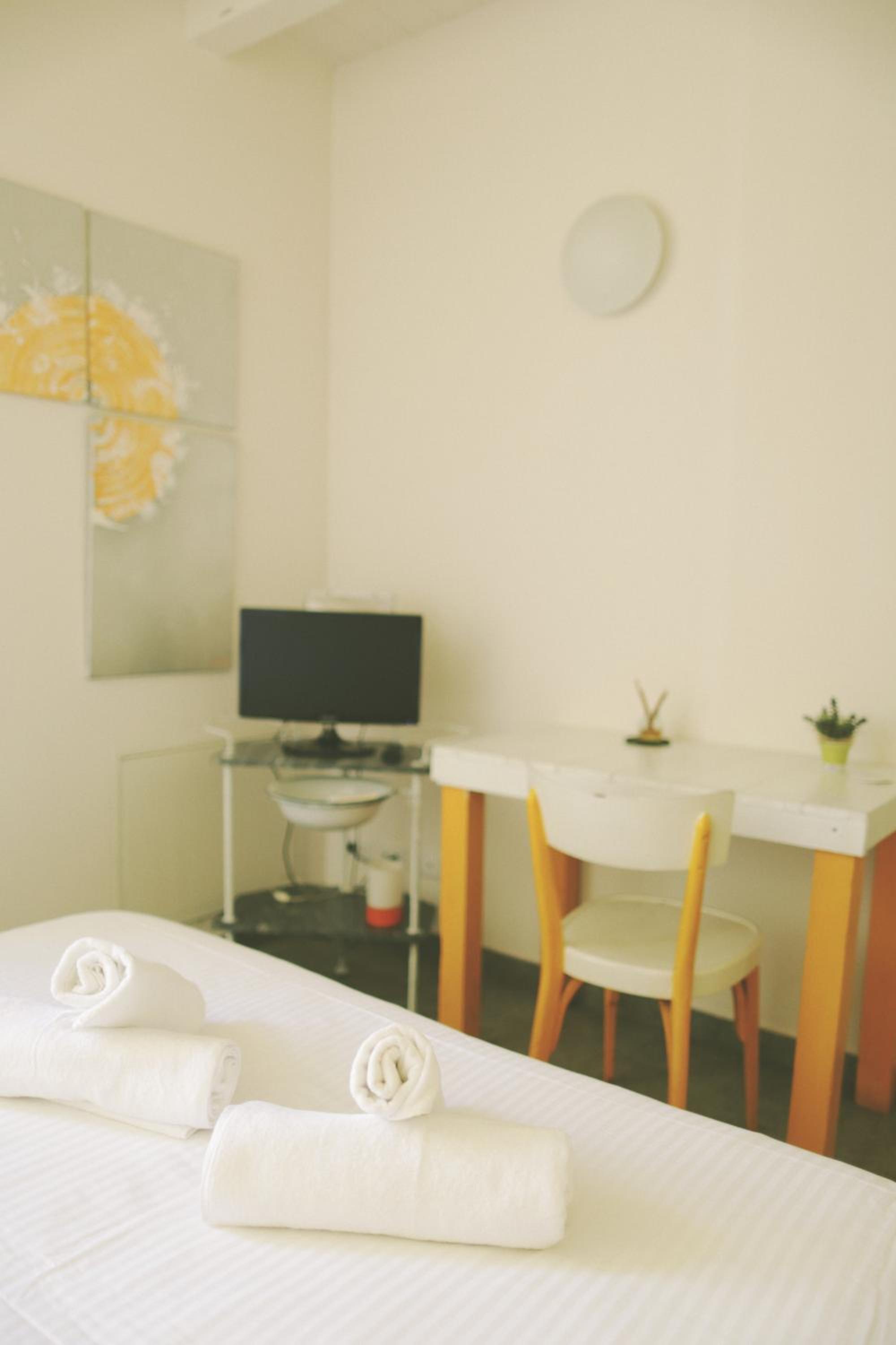 Double Room - Photo 8
