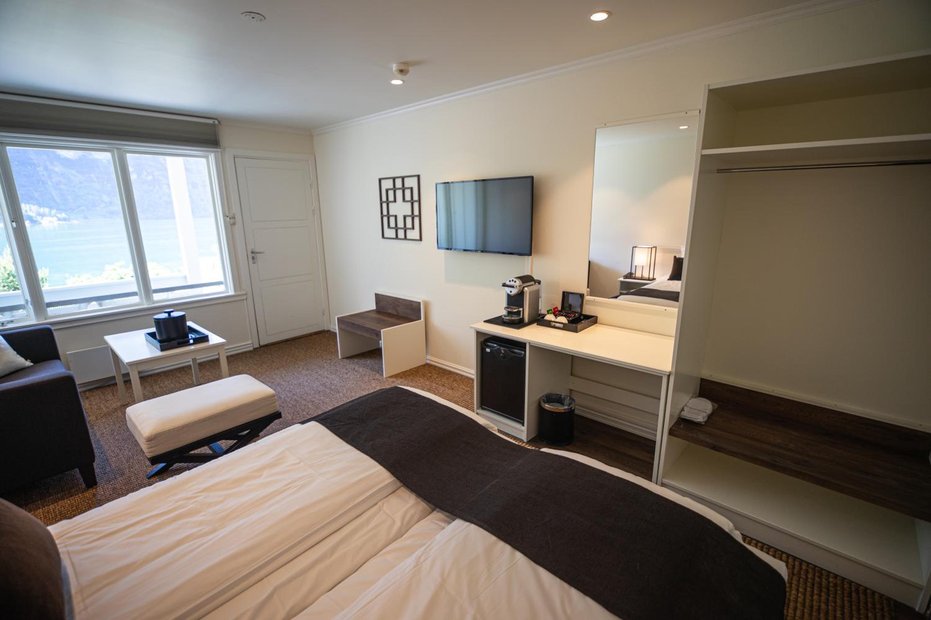 Twin Room with Patio - Photo 1