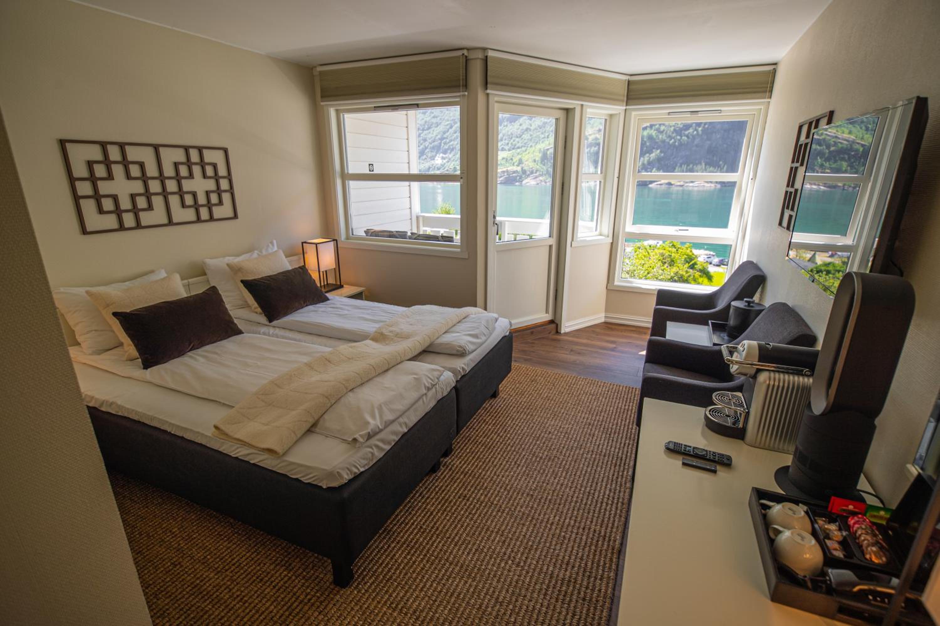 Double or Twin Room with Fjord View - Photo 1