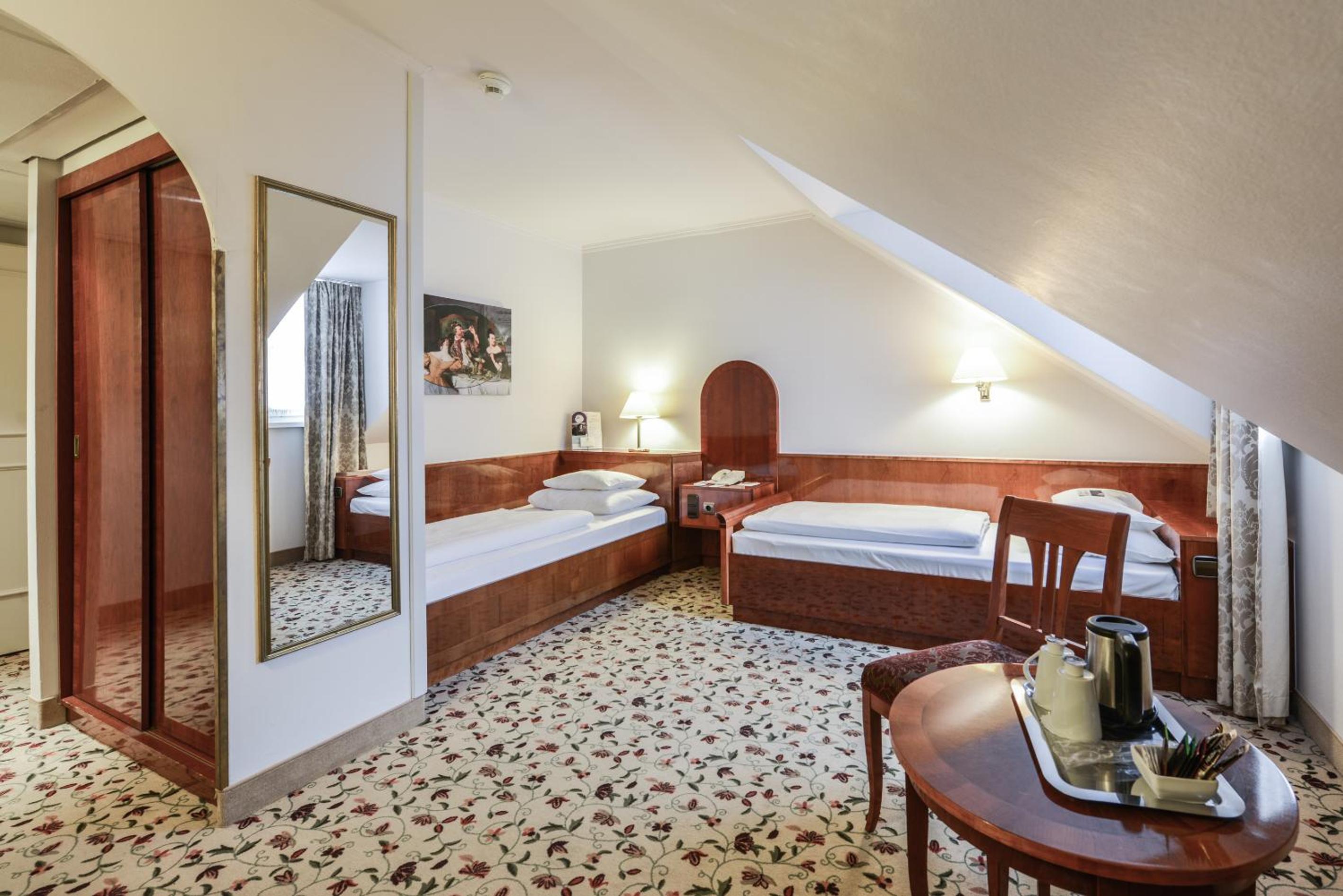 Standard Twin Room photo 1