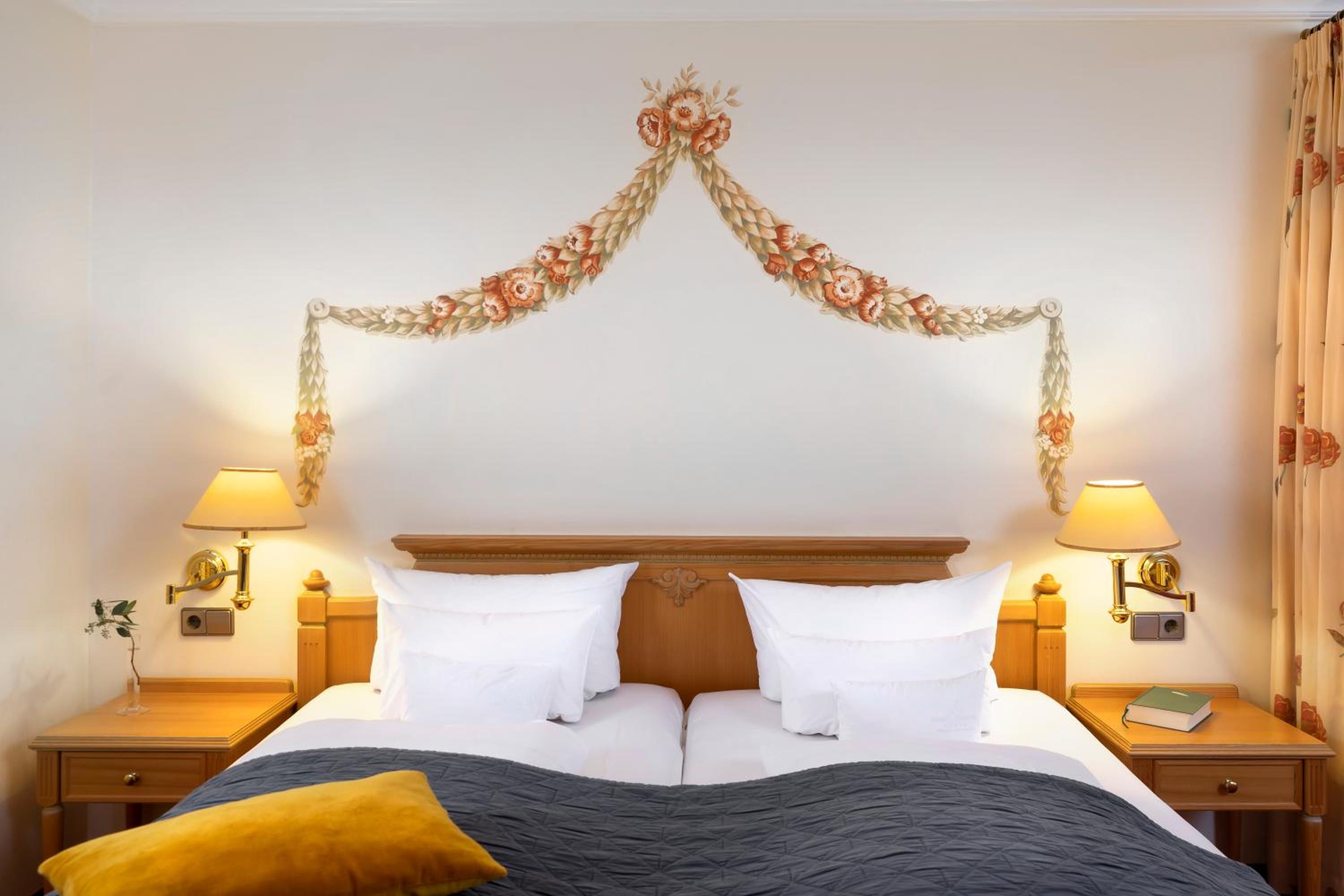 Double Room with Balcony - Photo 2