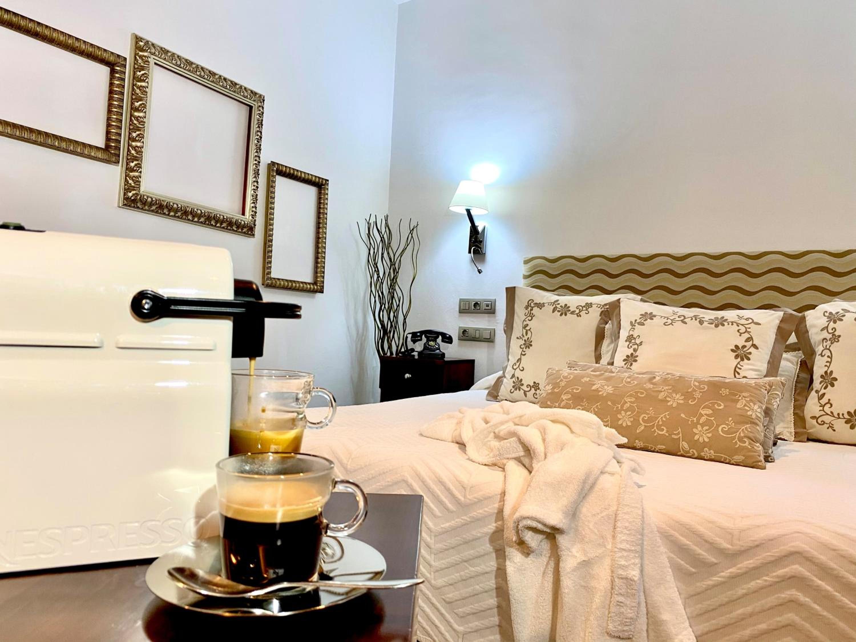 Superior Double Room with Jacuzzi - Photo 1