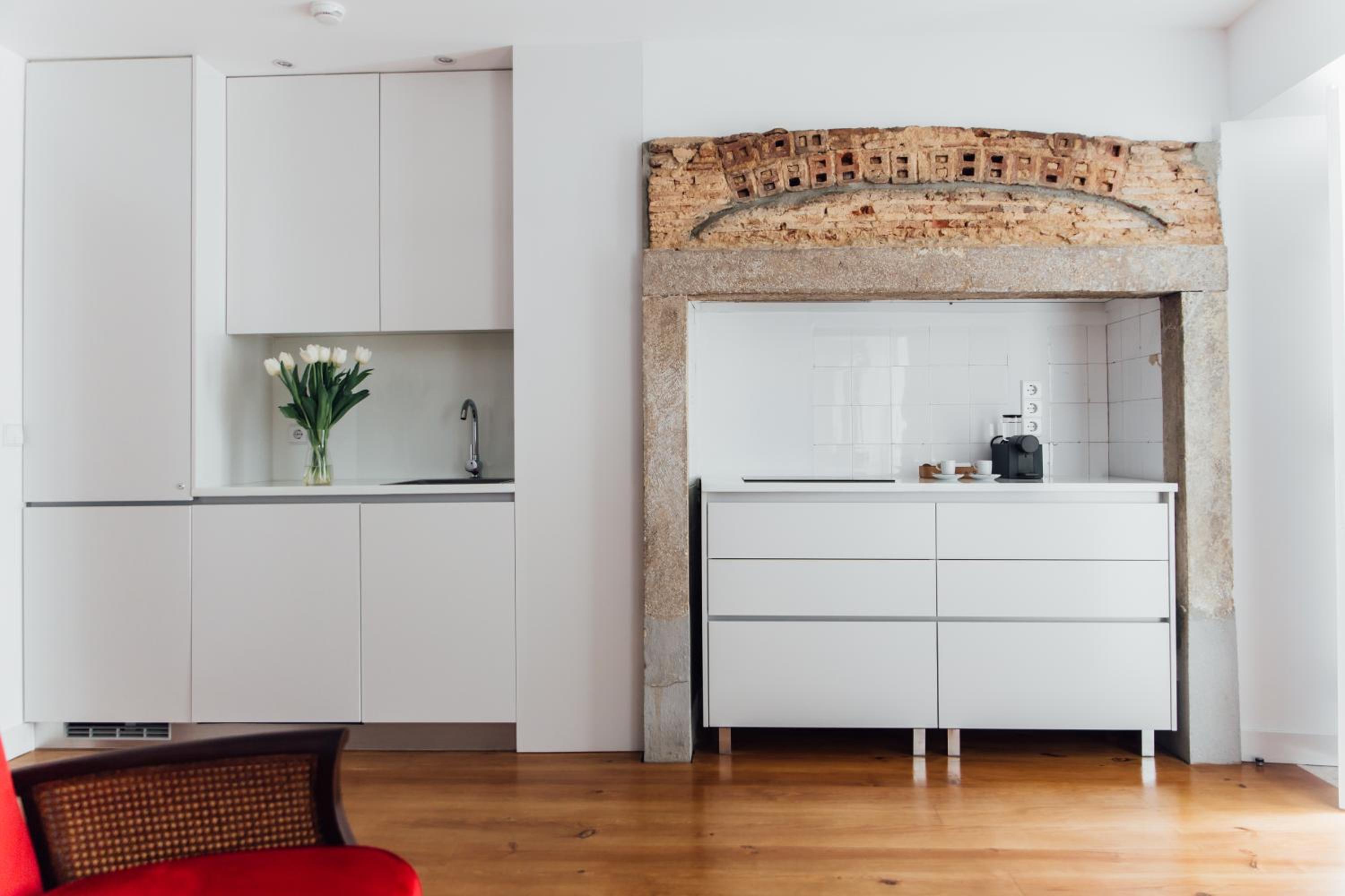 One-Bedroom Apartment - Photo 9