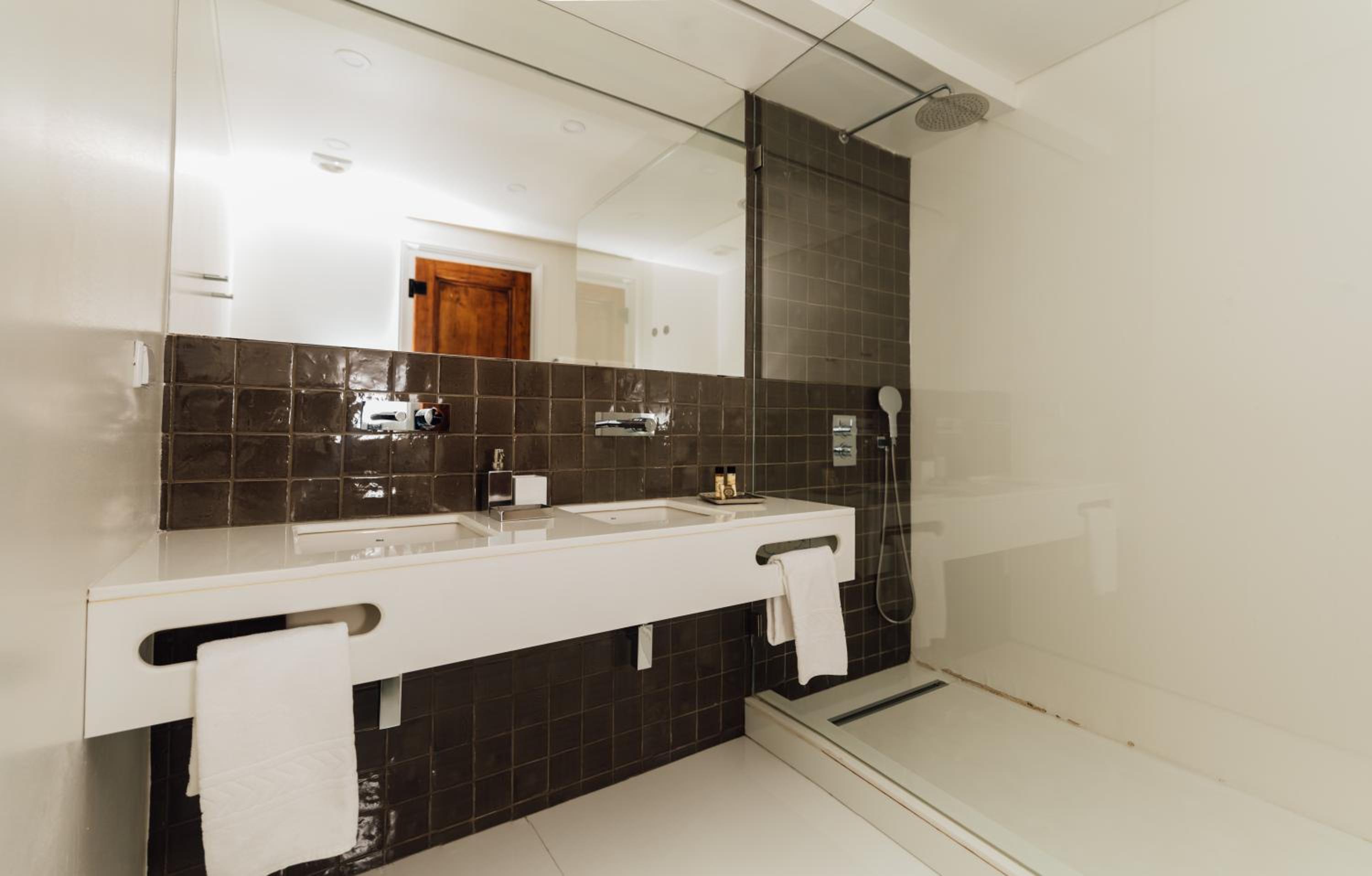 One-Bedroom Apartment - Photo 10