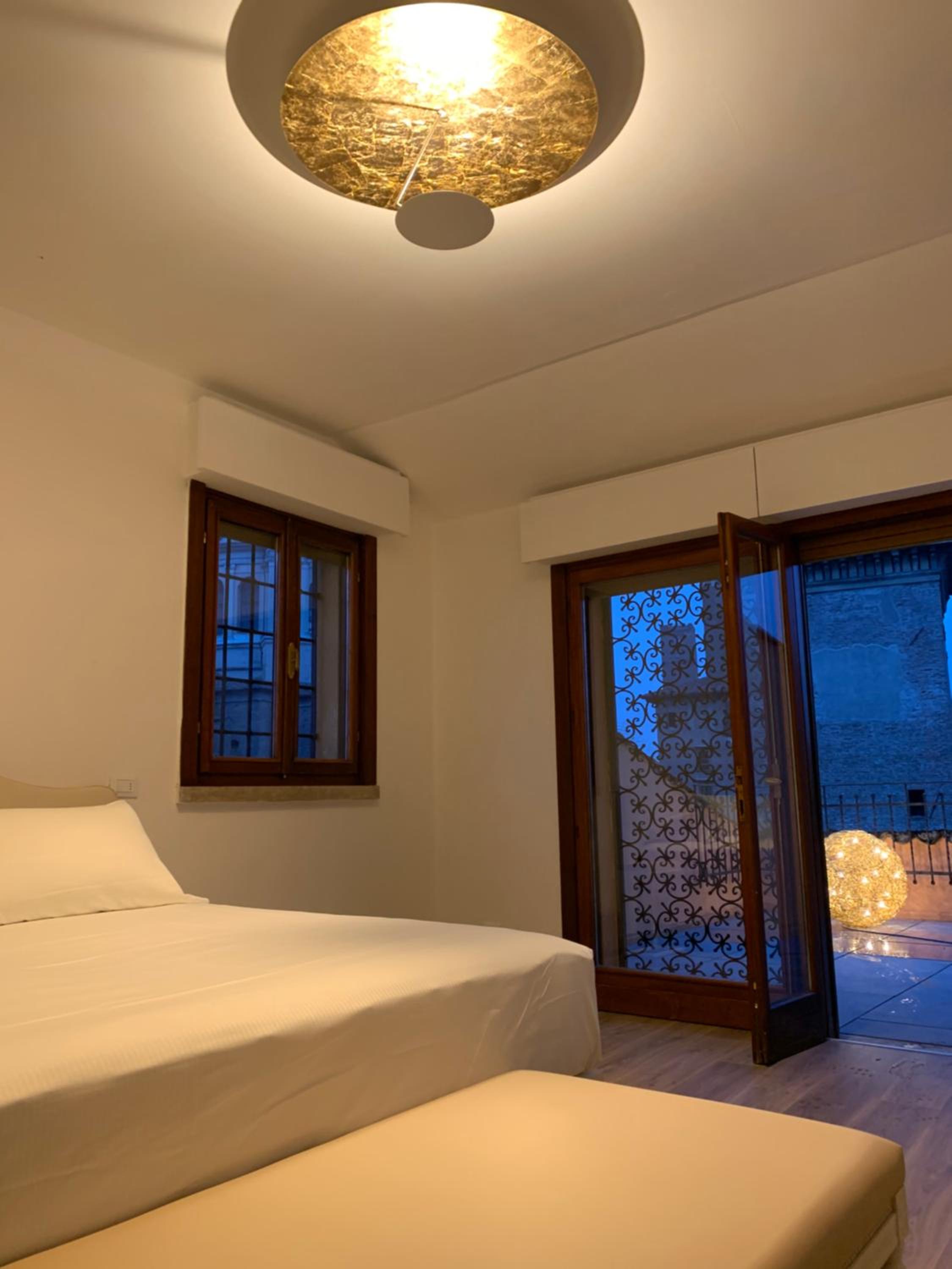 Superior King Suite photo 2