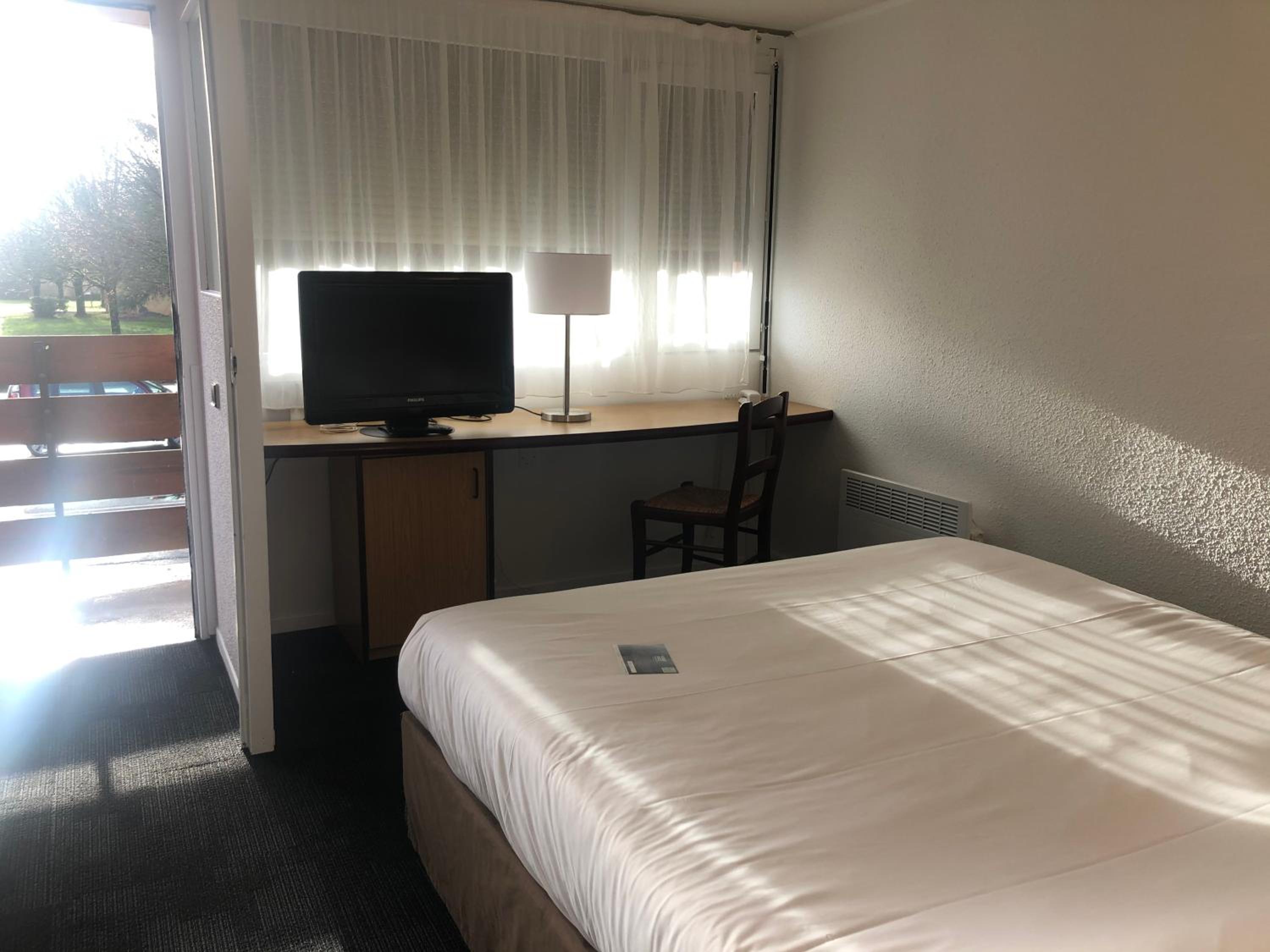 Standard Queen Room - Photo 2