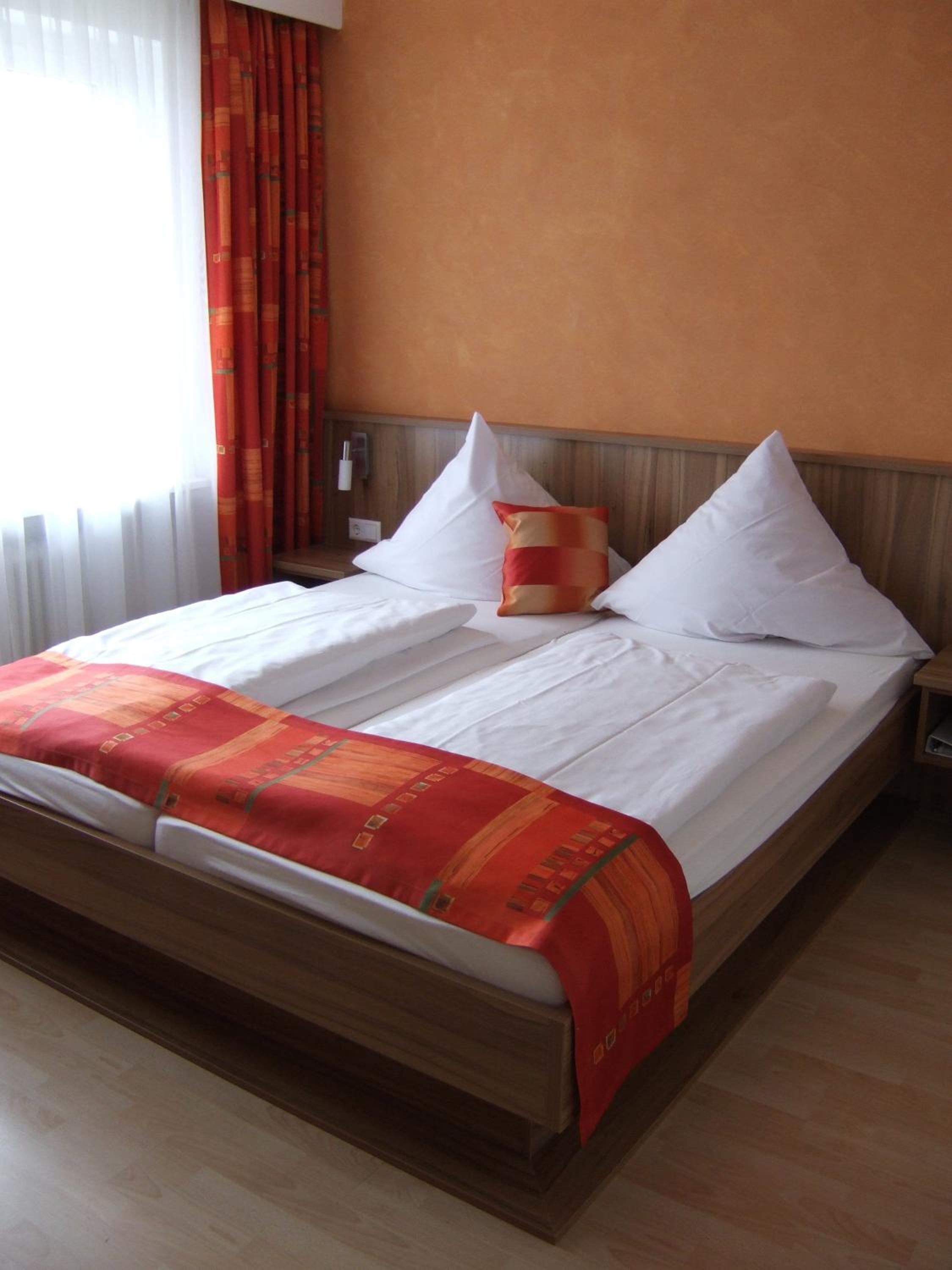 Double Room - Photo 11