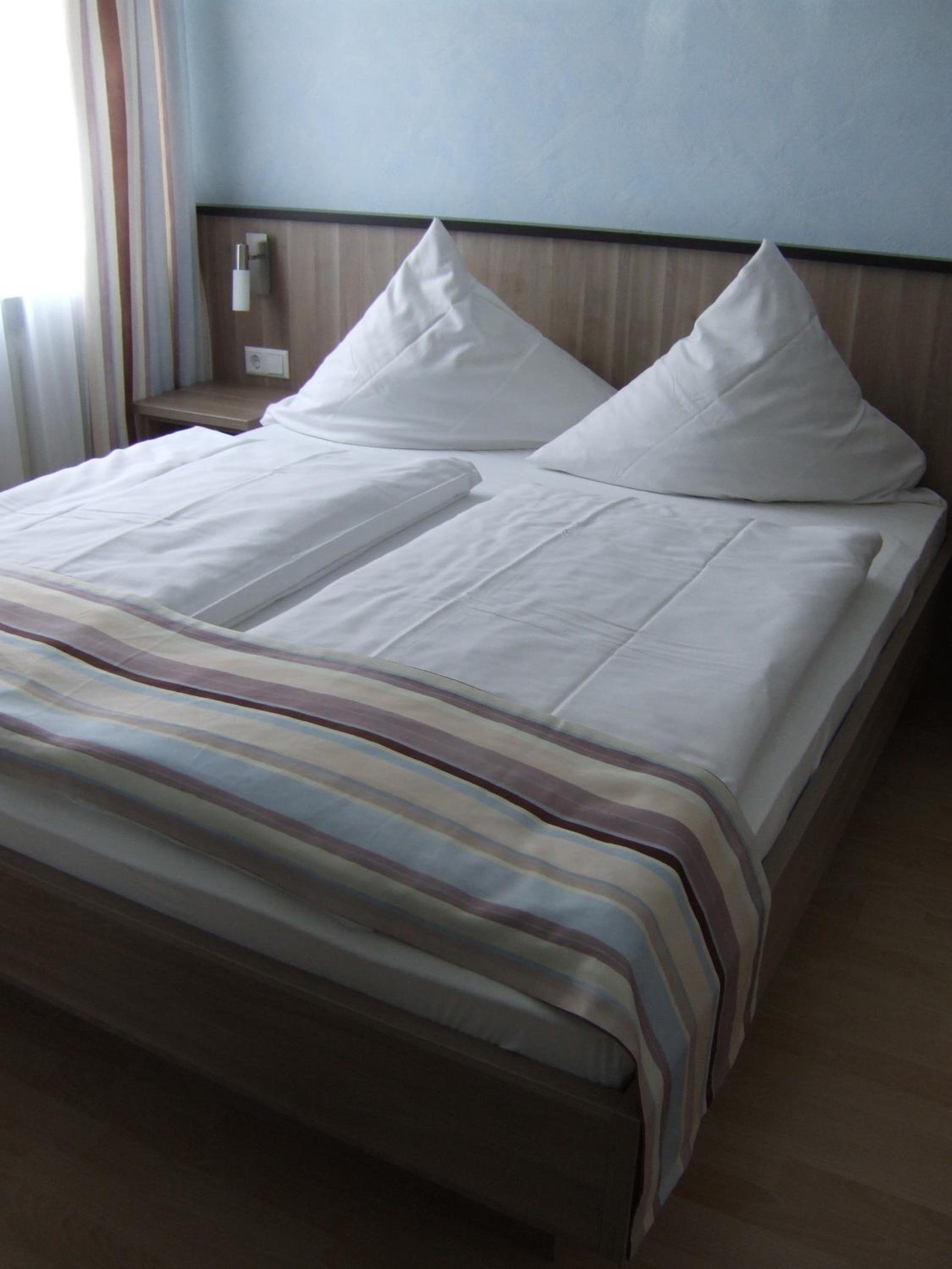 Double Room - Photo 8