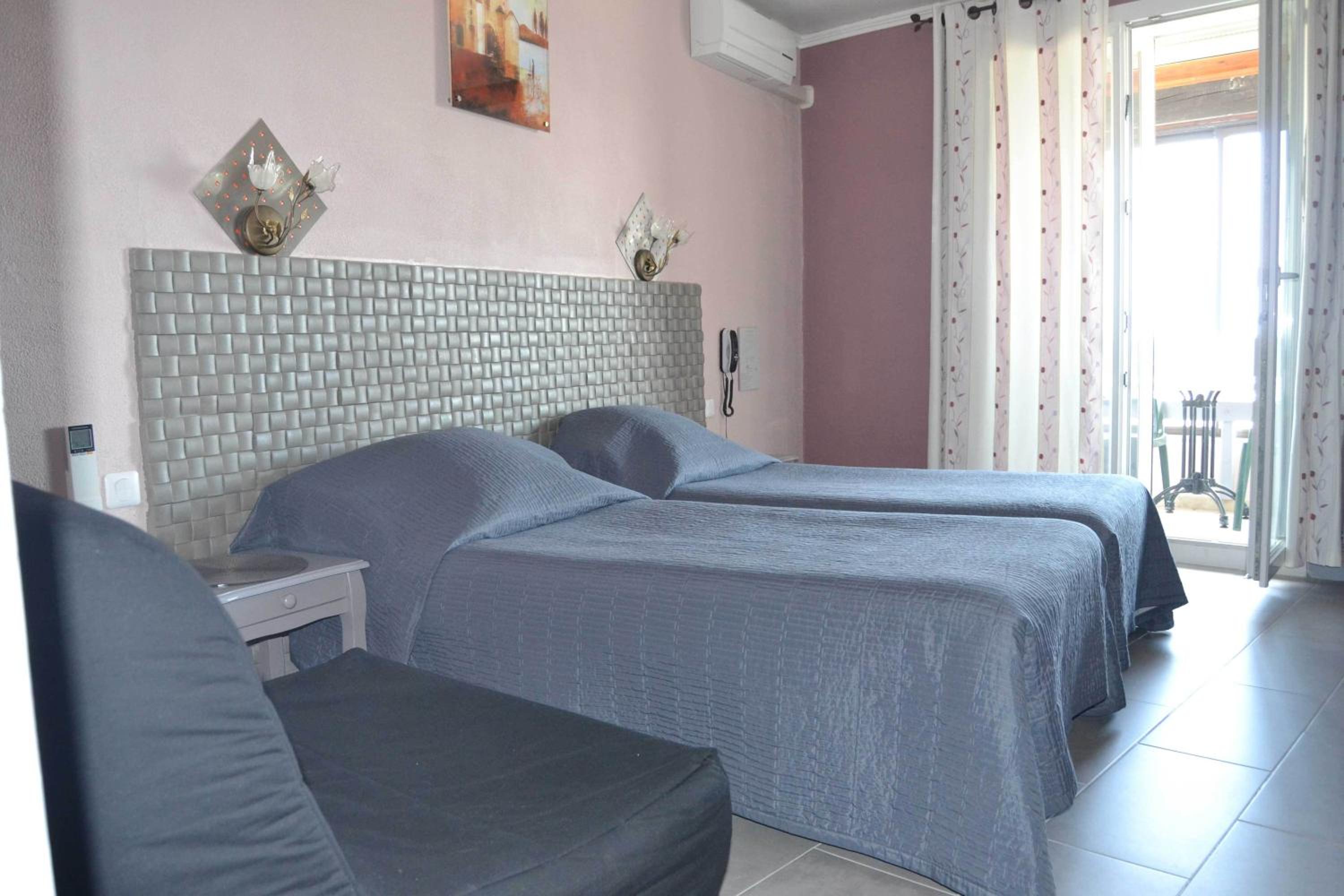 Premium Twin Room with bathroom, balcony and sea view photo 3