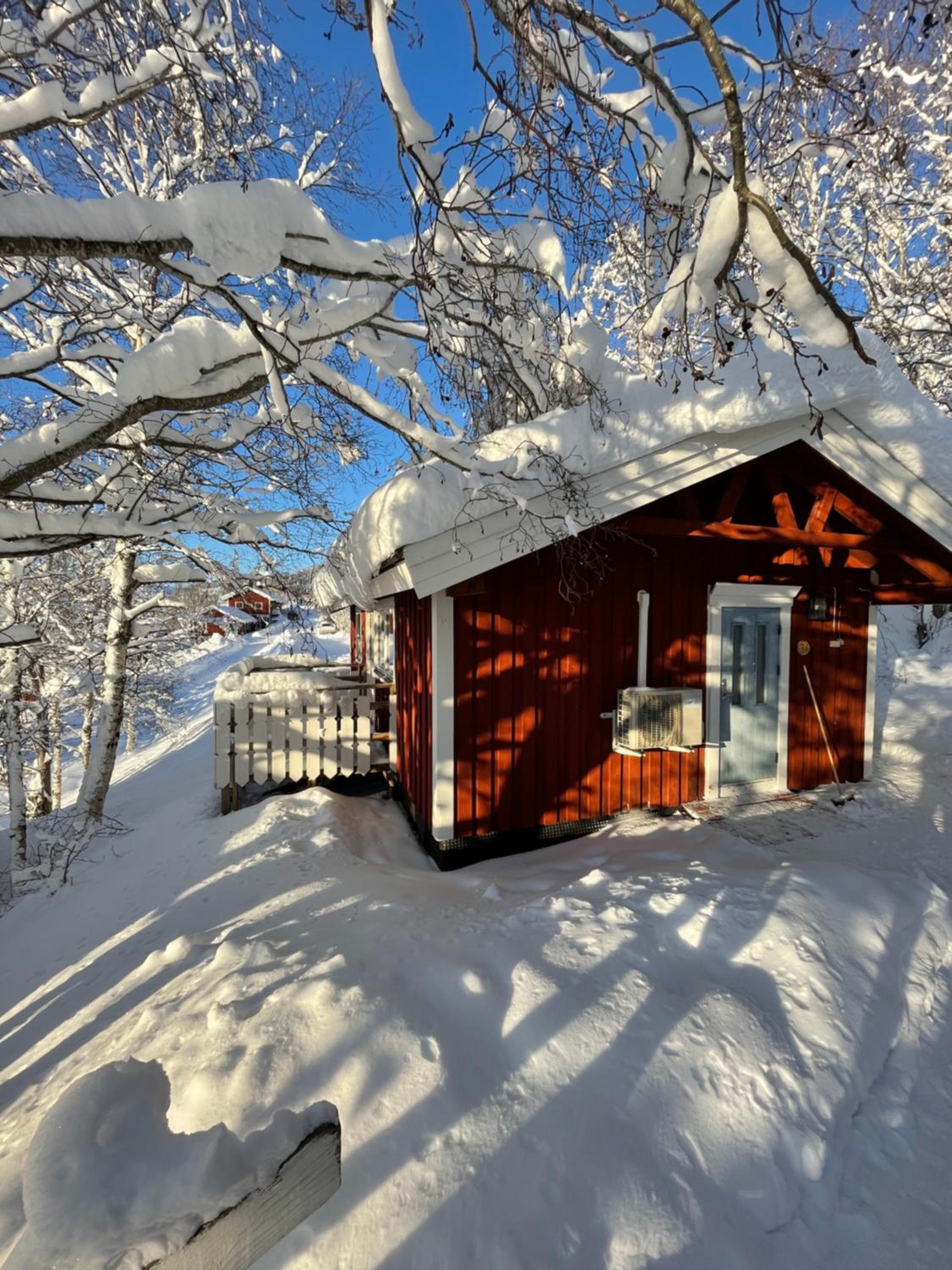 Two-Bedroom Cottage - Photo 4
