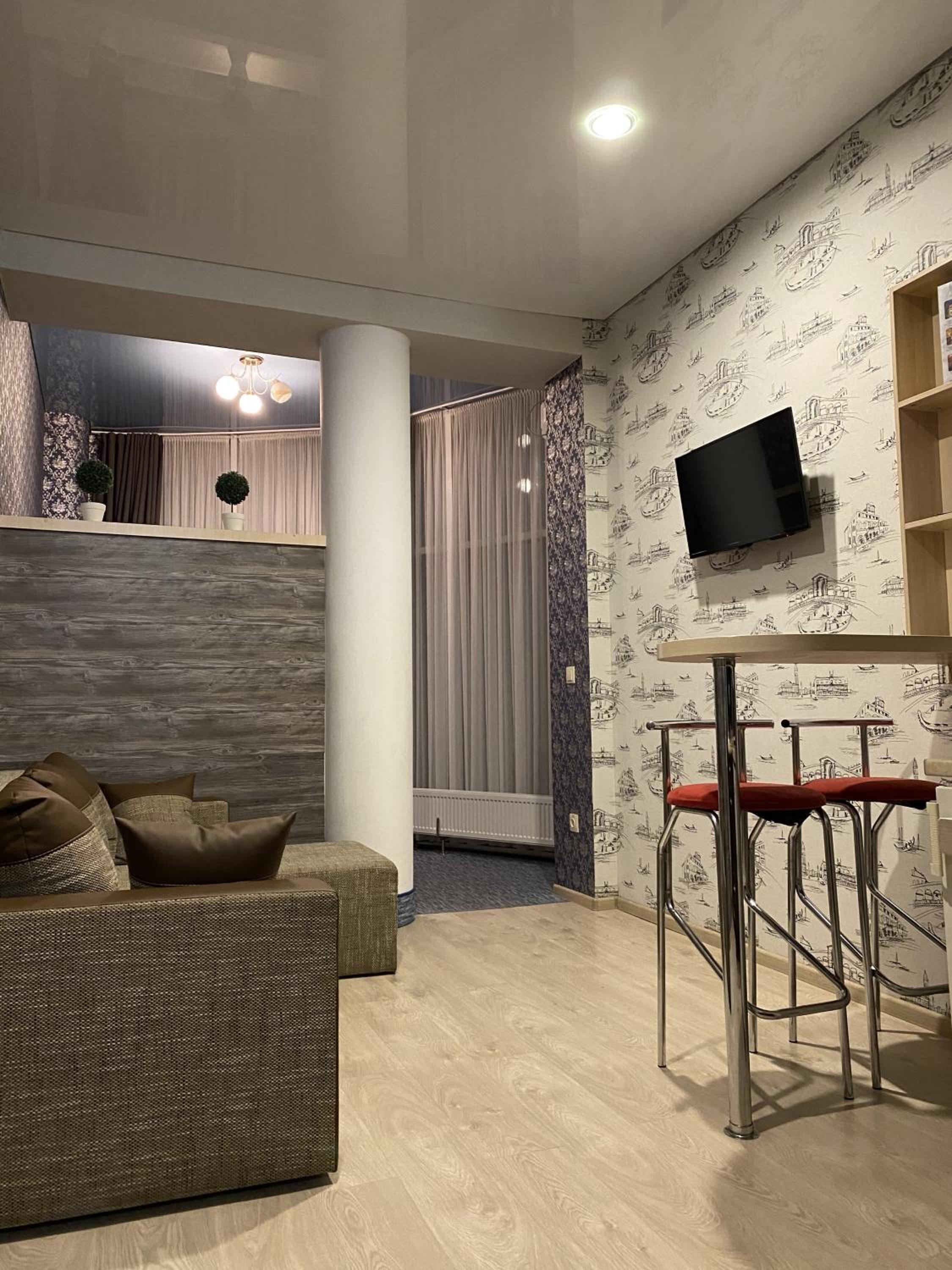 Apartment with Shower photo 1