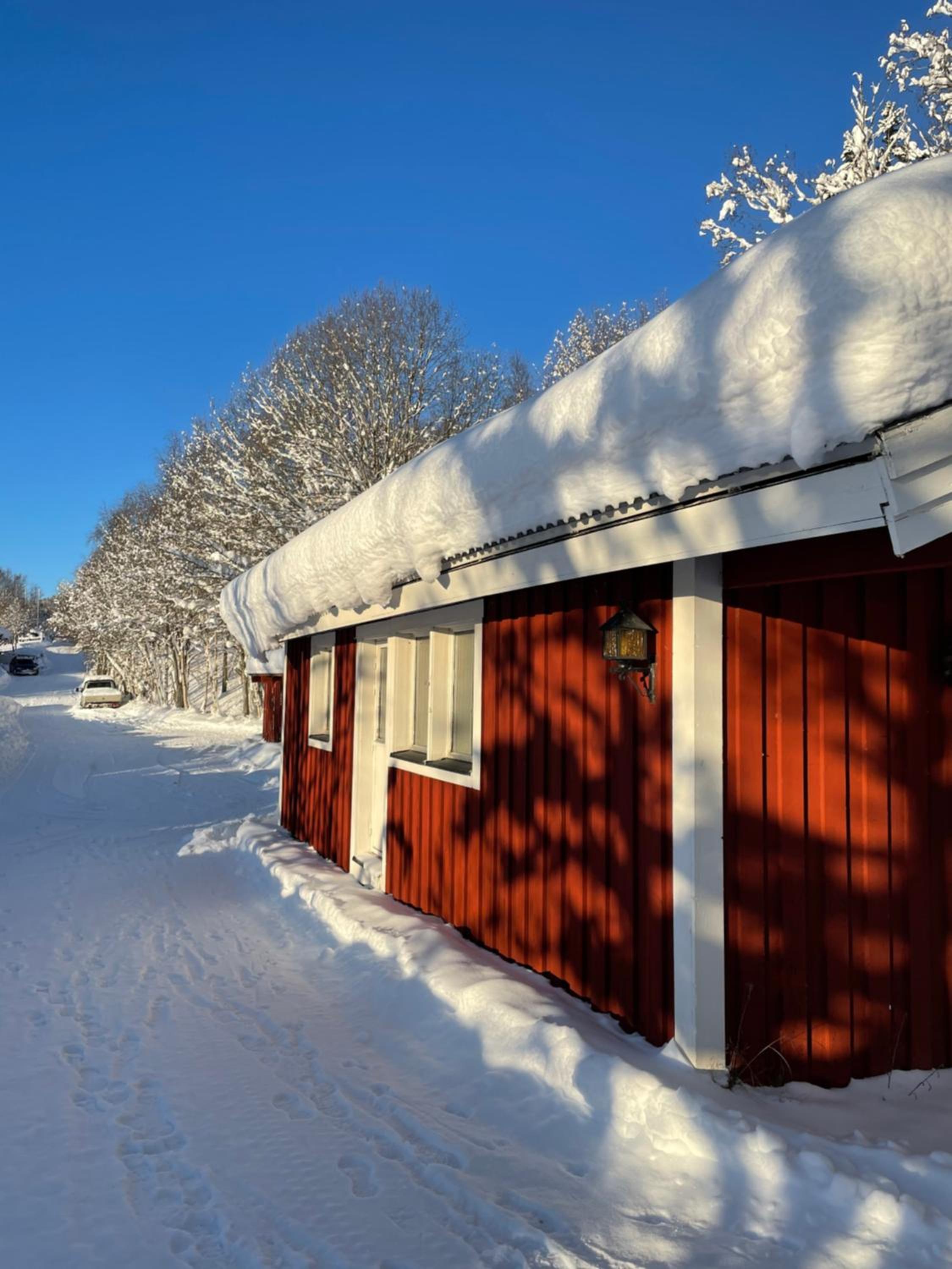 Two-Bedroom Cottage - Photo 2