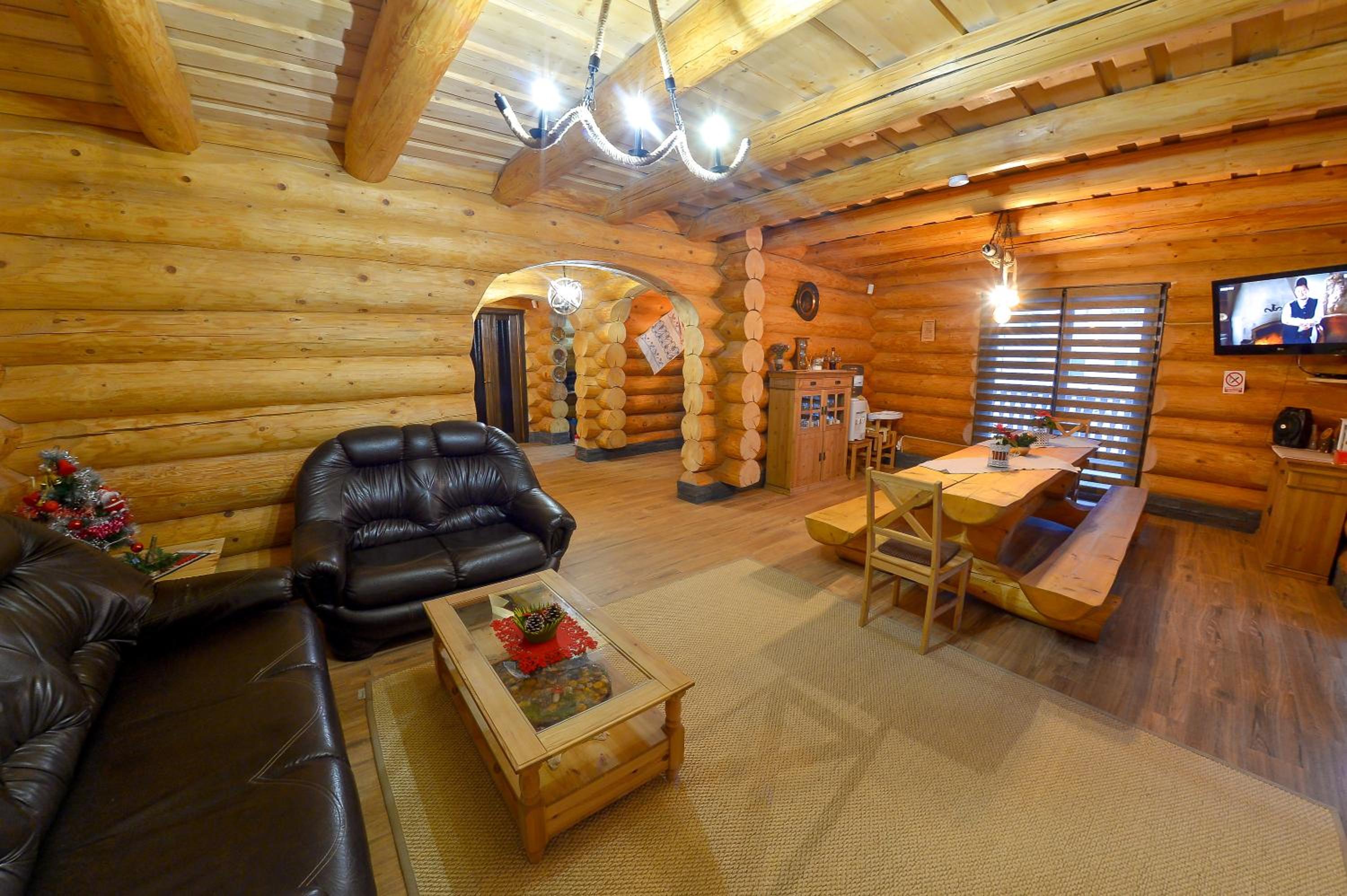 Five-Bedroom House - Photo 6