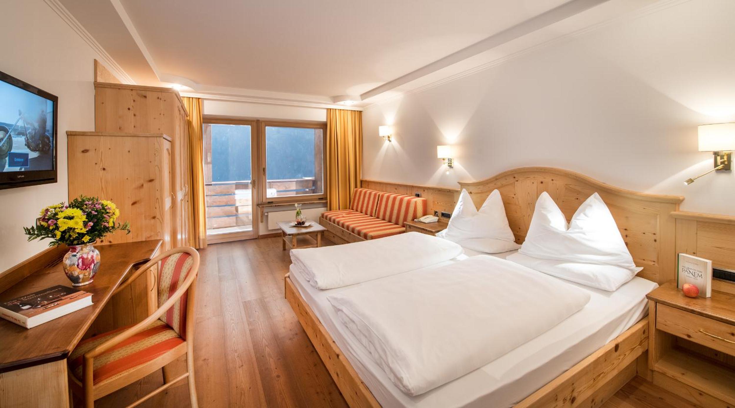 Deluxe Double or Twin Room with Mountain View photo 1
