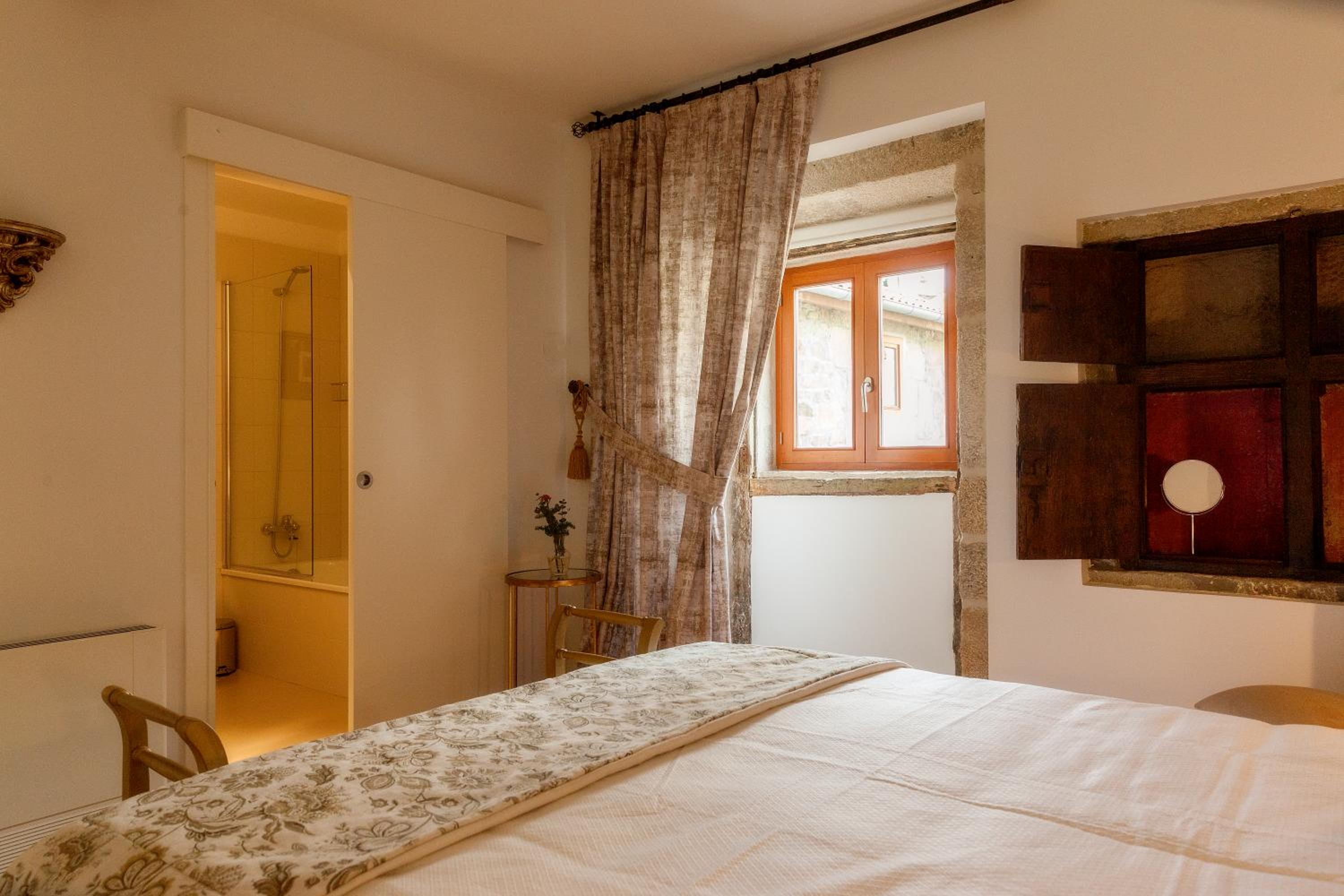 Double or Twin Room - Photo 2