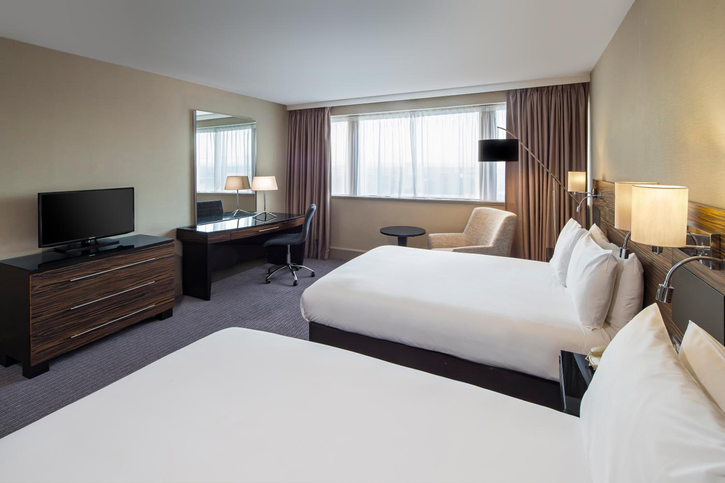 Premium Double Room with Two Double Beds and River View - Photo 2