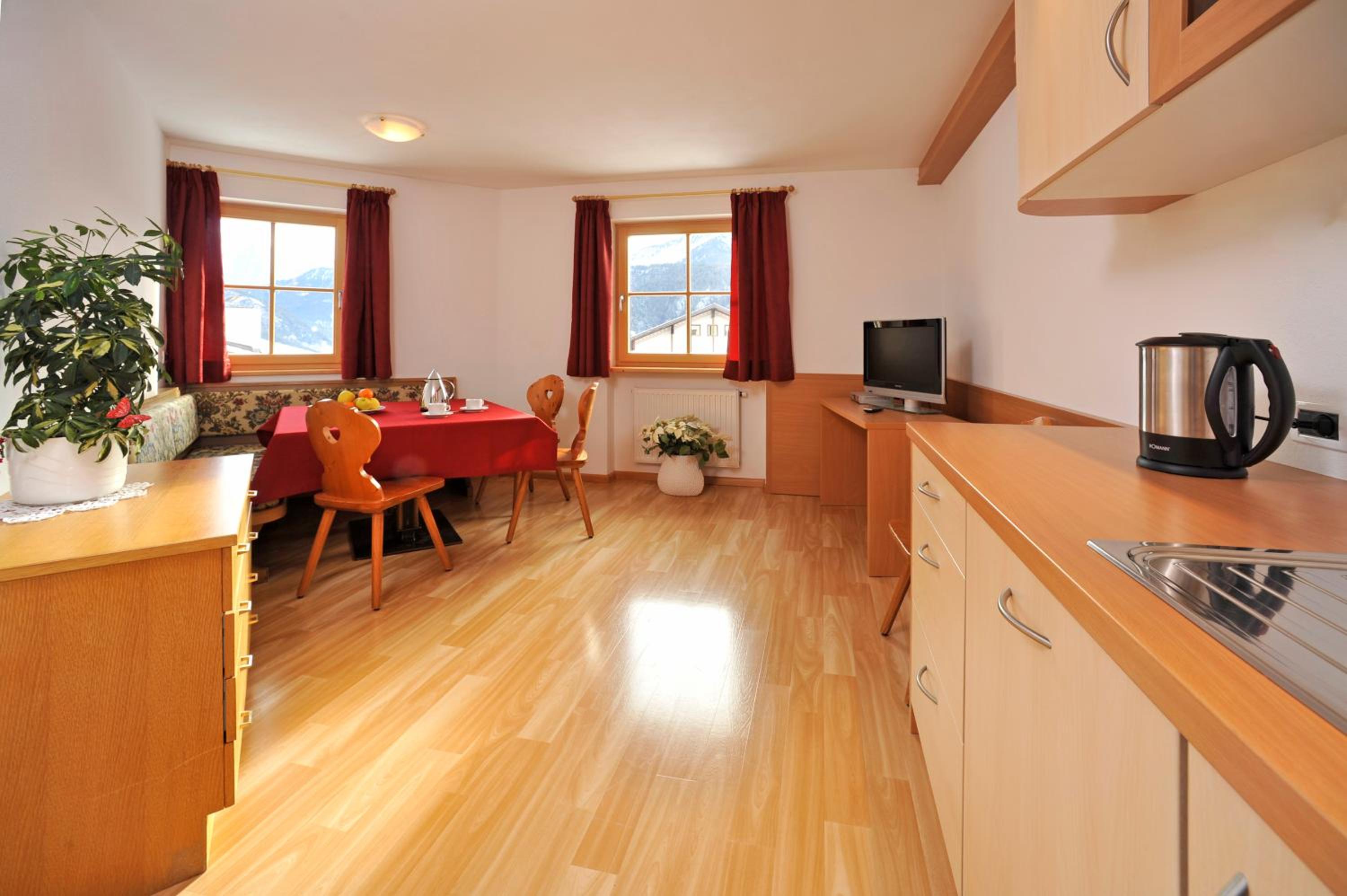 Deluxe Apartment photo 3