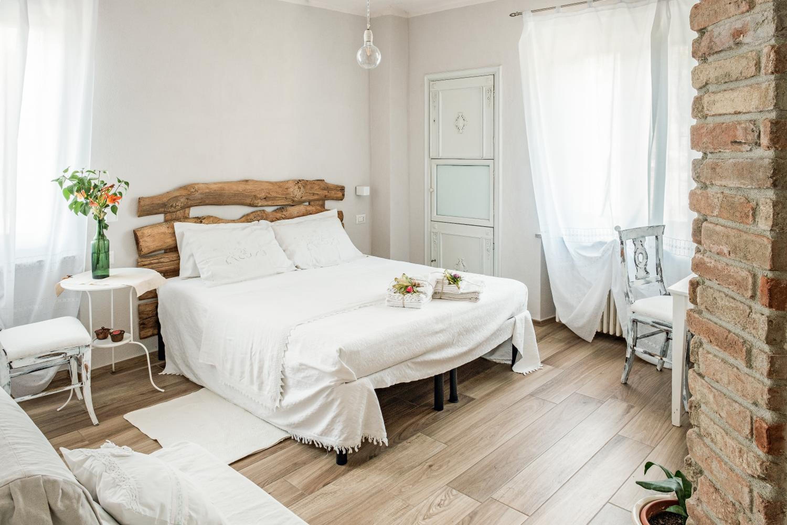 Deluxe Double Room with Extra Bed photo 1