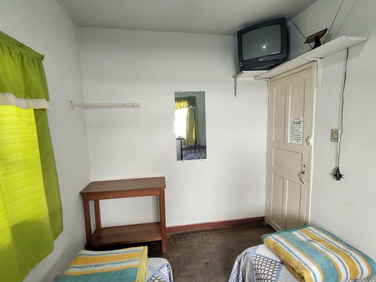 Double Room with Shared Bathroom photo 3