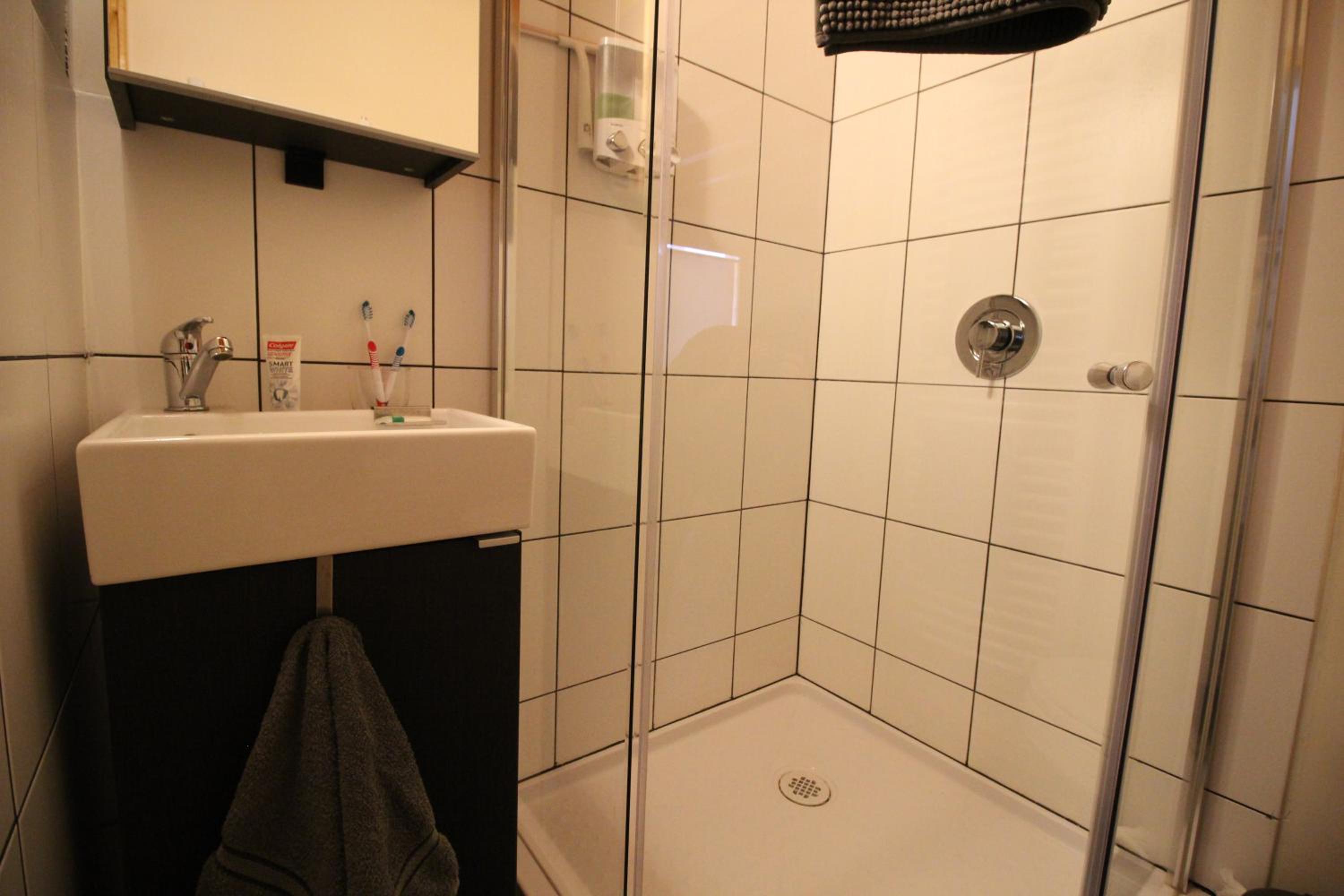 Apartment with Lake View - Photo 14