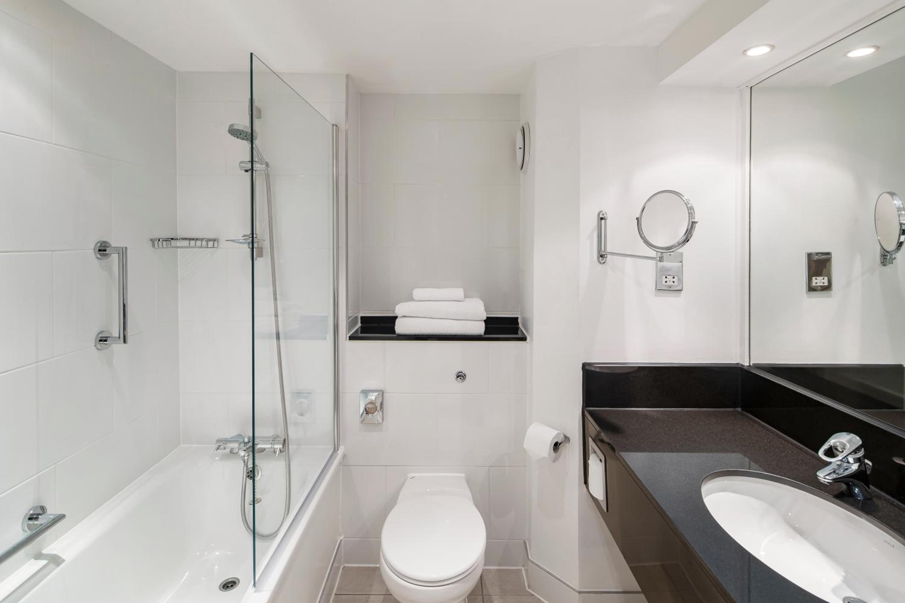 Premium Twin Room - Photo 4