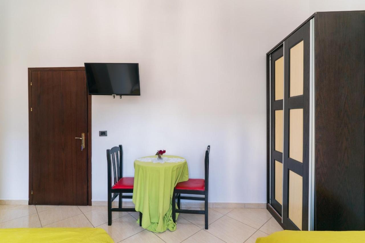 Standard Twin Room with Mountain View photo 2