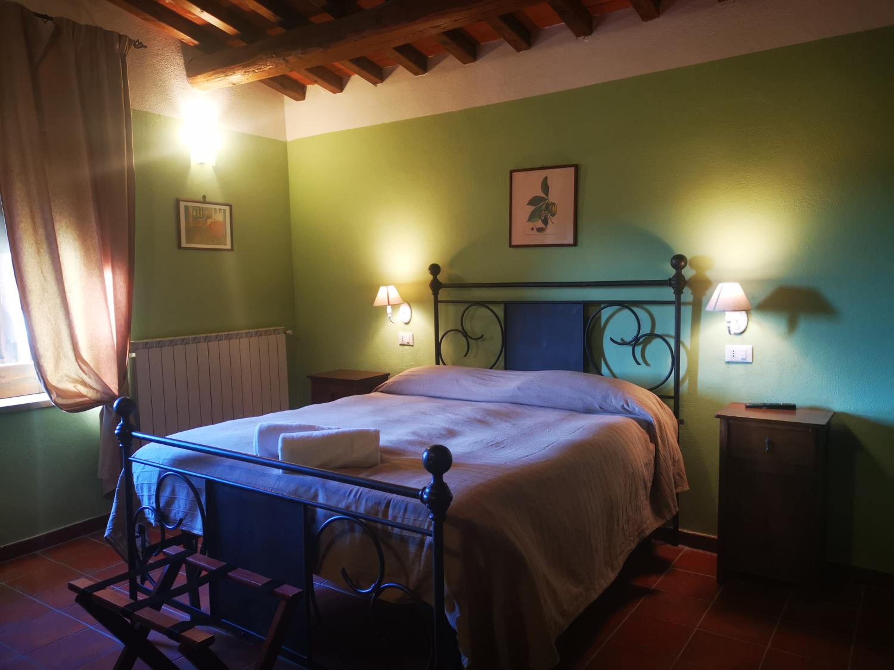 Double Room - Photo 6