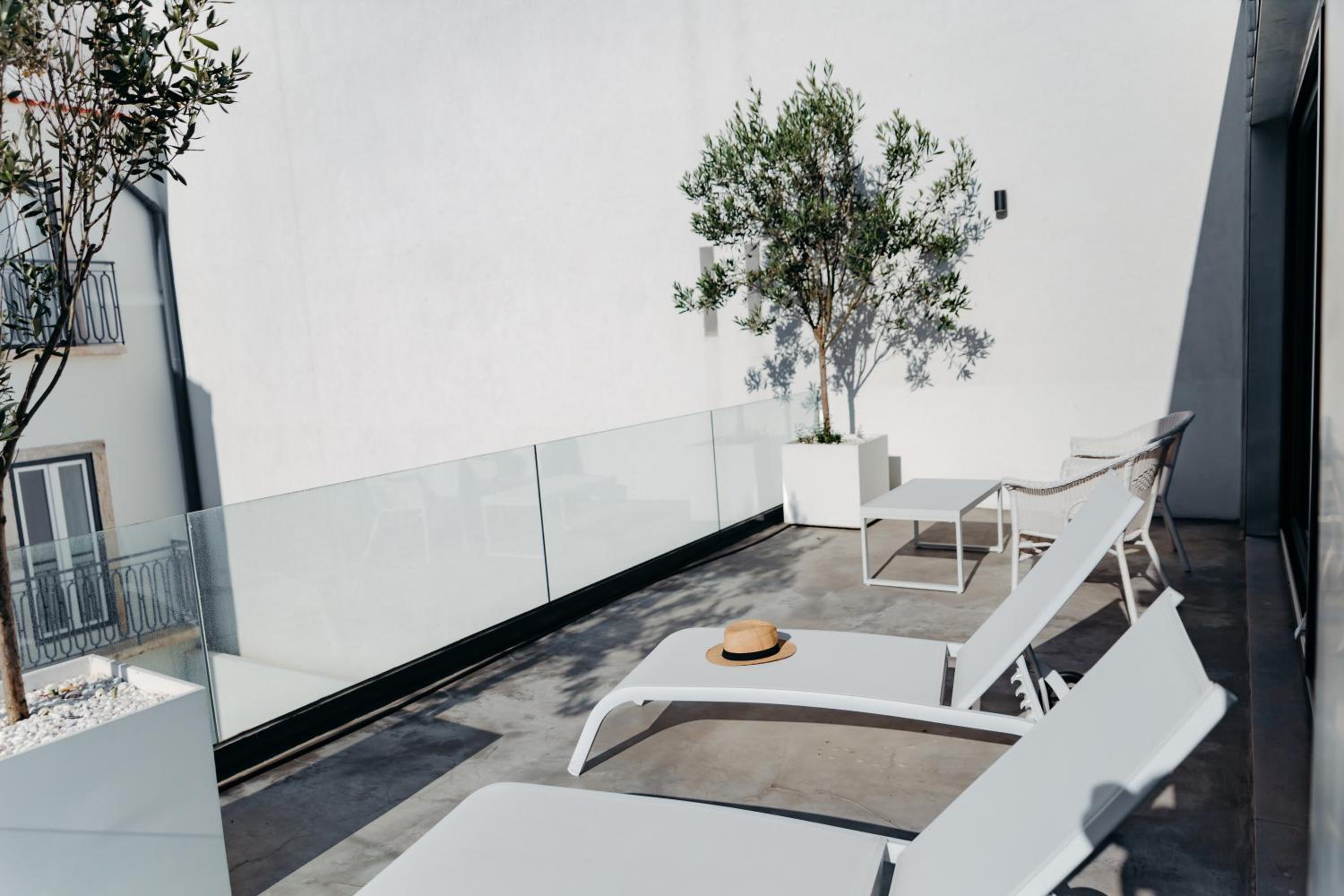 Deluxe Penthouse with Terrace - Photo 13